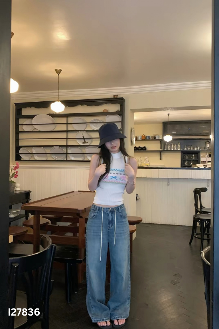 Quần jeans xanh suông