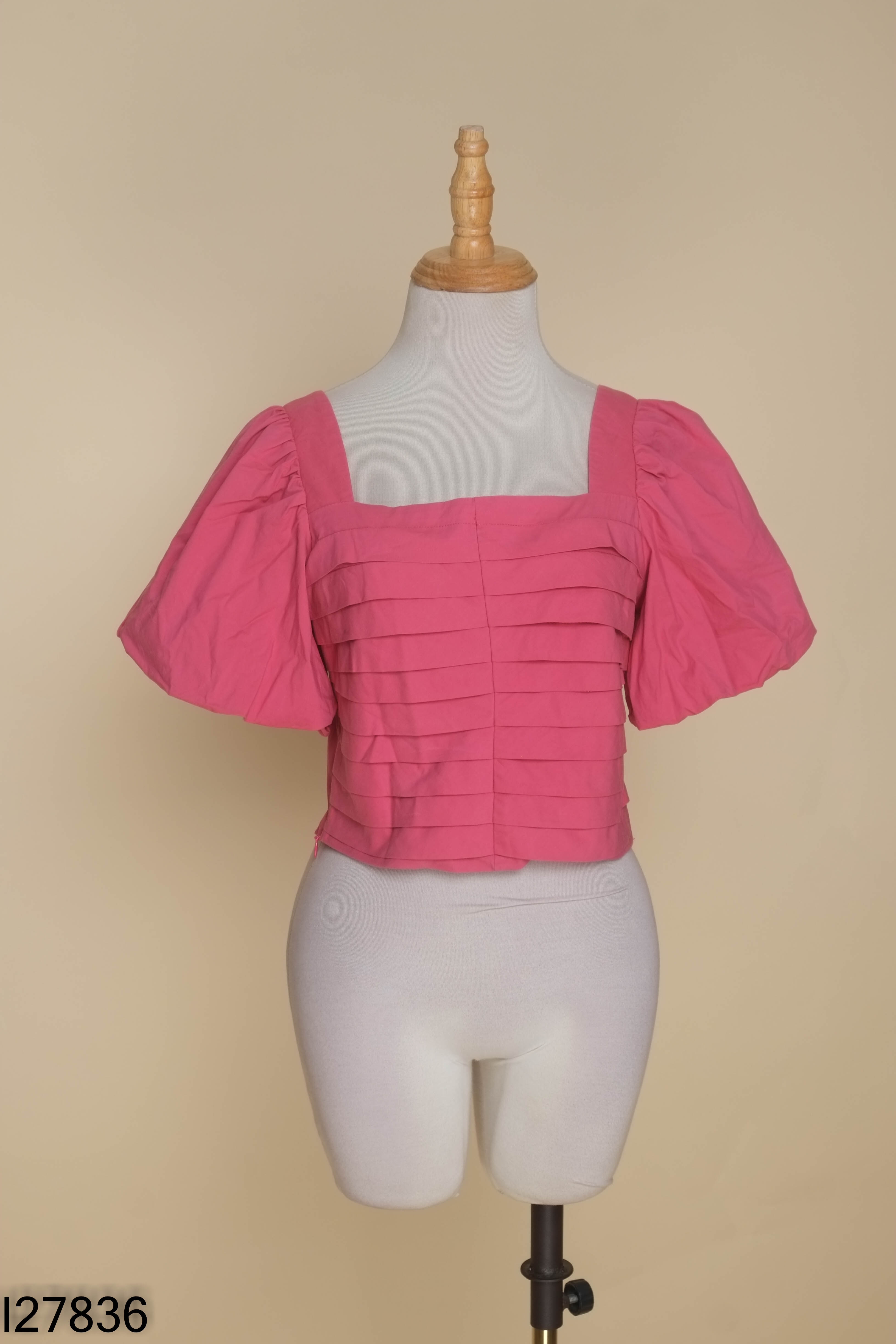 Áo croptop hồng kiểu