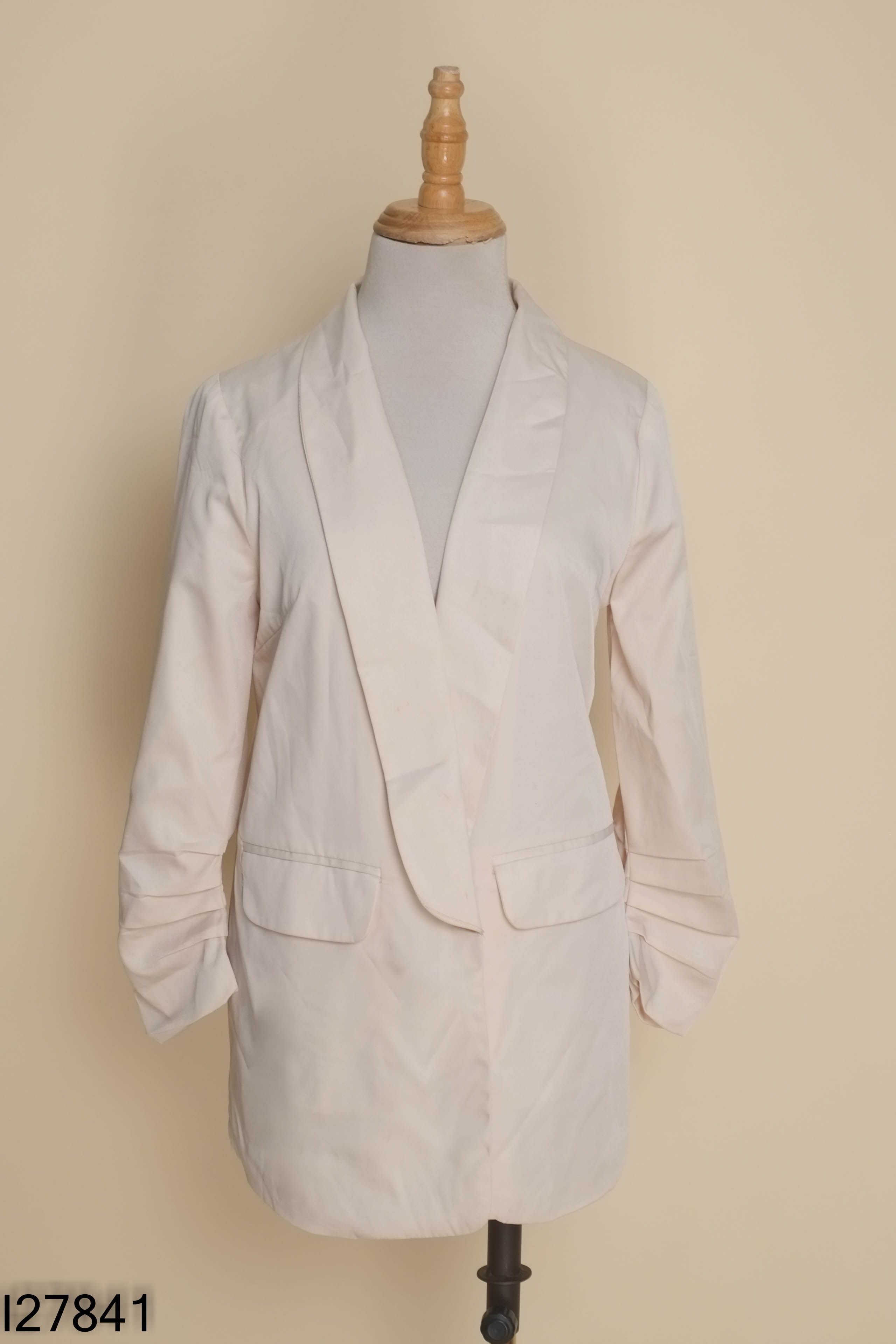 Áo blazer be BERSHKA