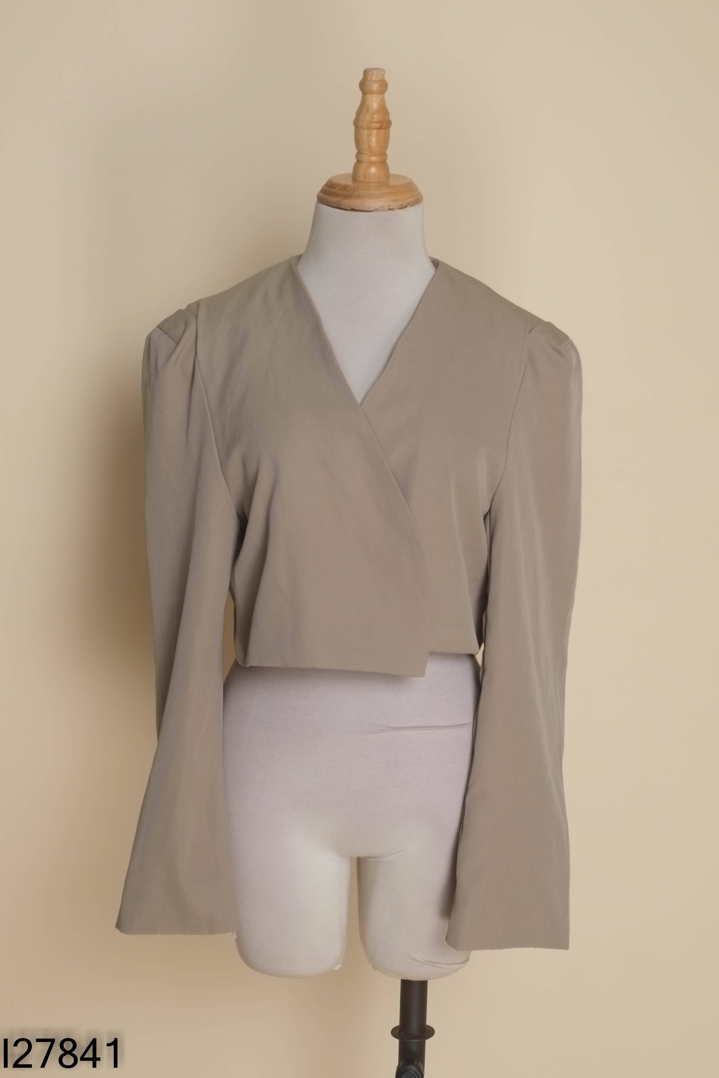 Áo blazer be đậm BLXCF