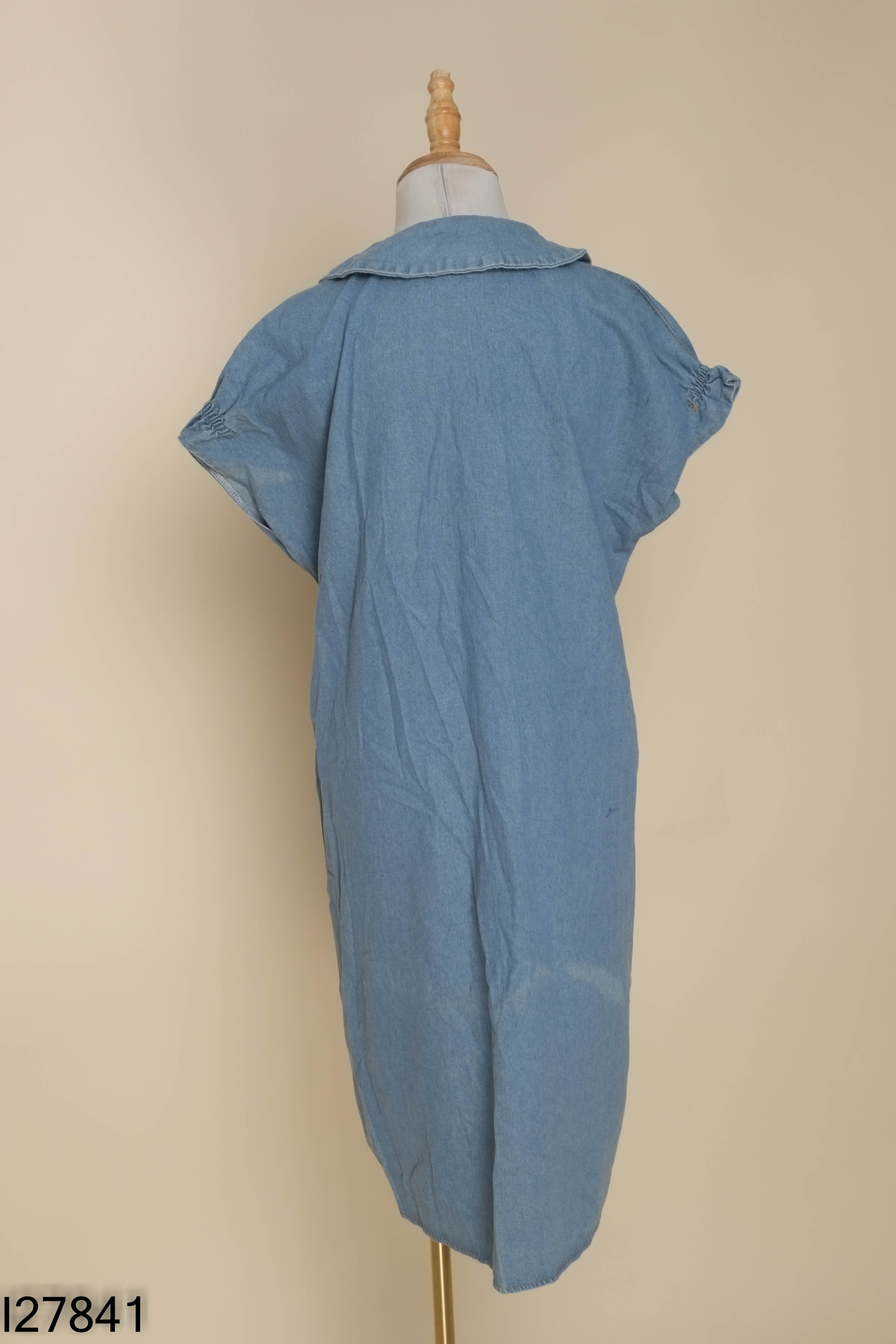 Váy jean xanh cổ bèo