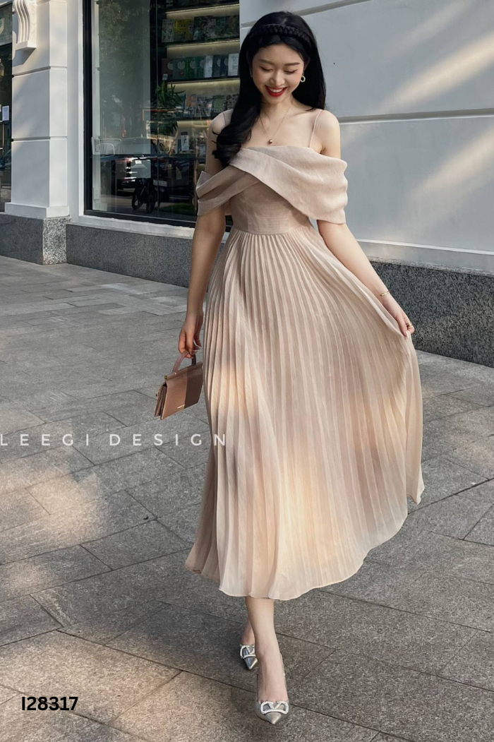 NEWTAG Váy hai dây tơ be LEEGI DESIGN xếp ly