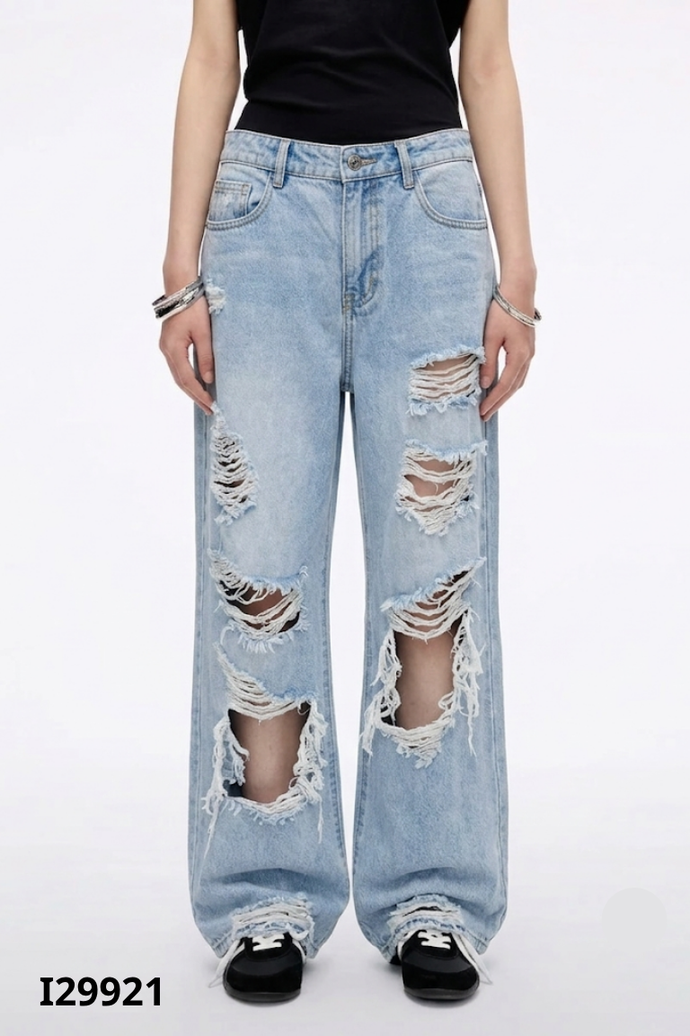 Quần jeans xanh rách