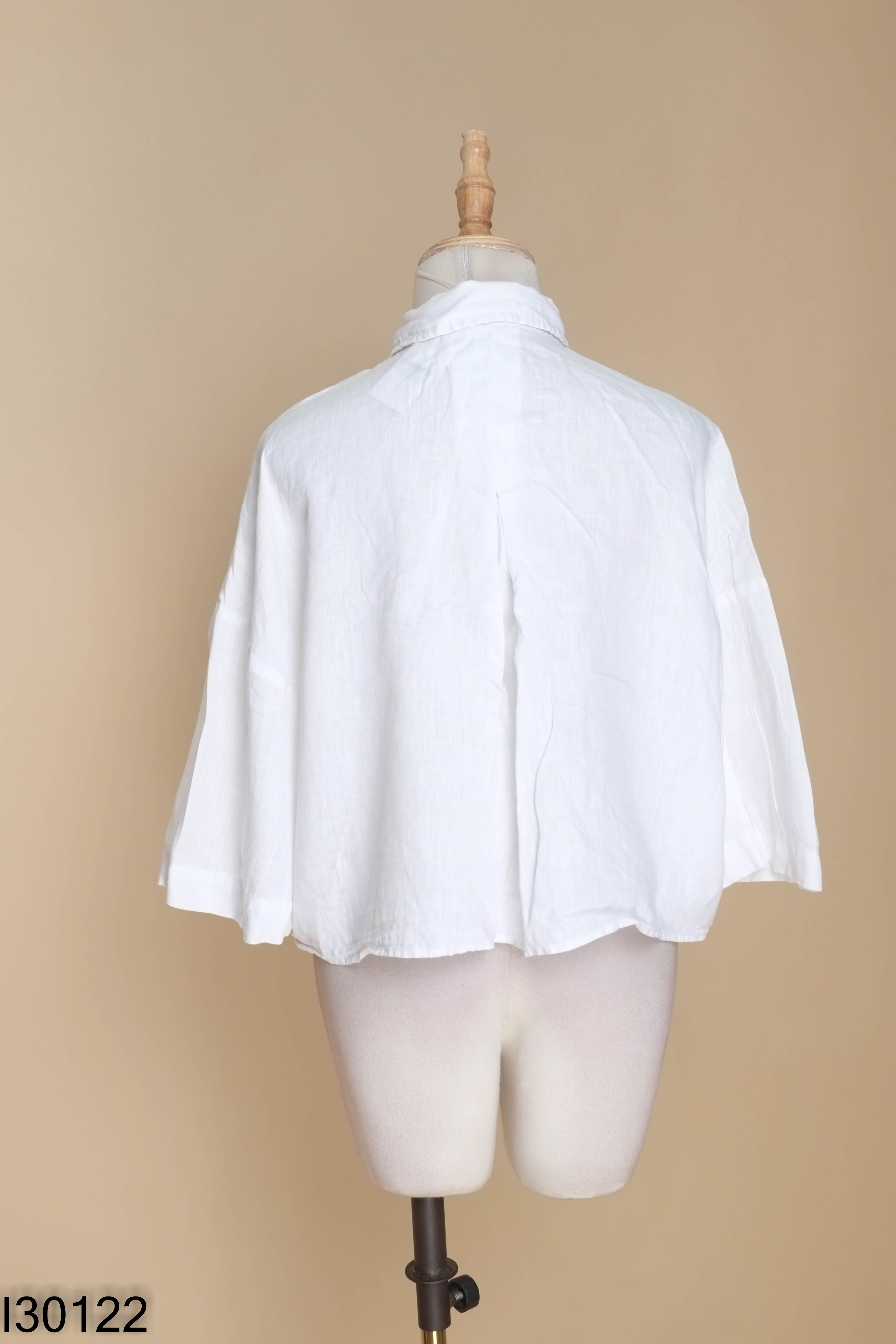 Áo sơ mi linen trắng
