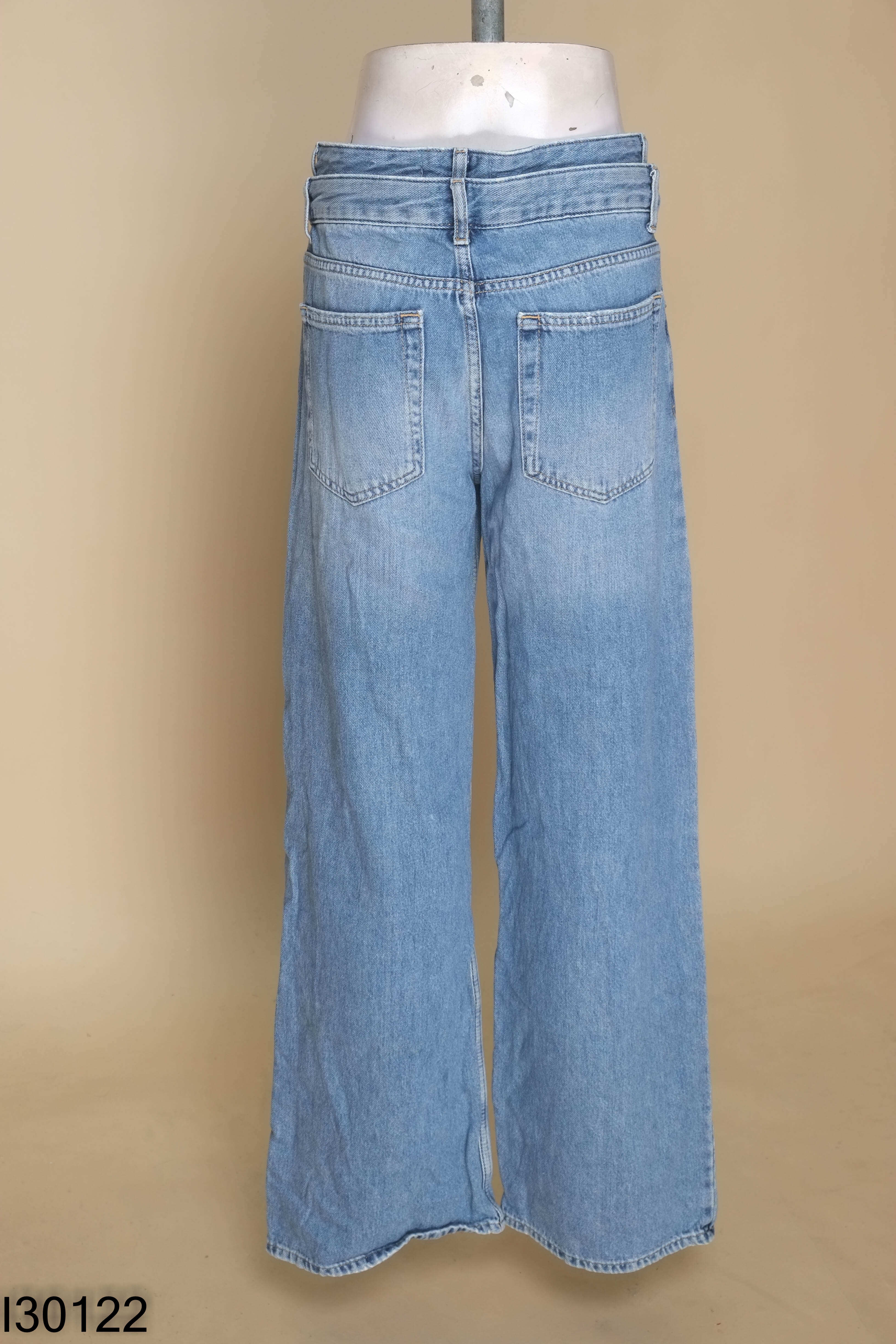 Quần jeans PULL BEAR xanh 2 cúc