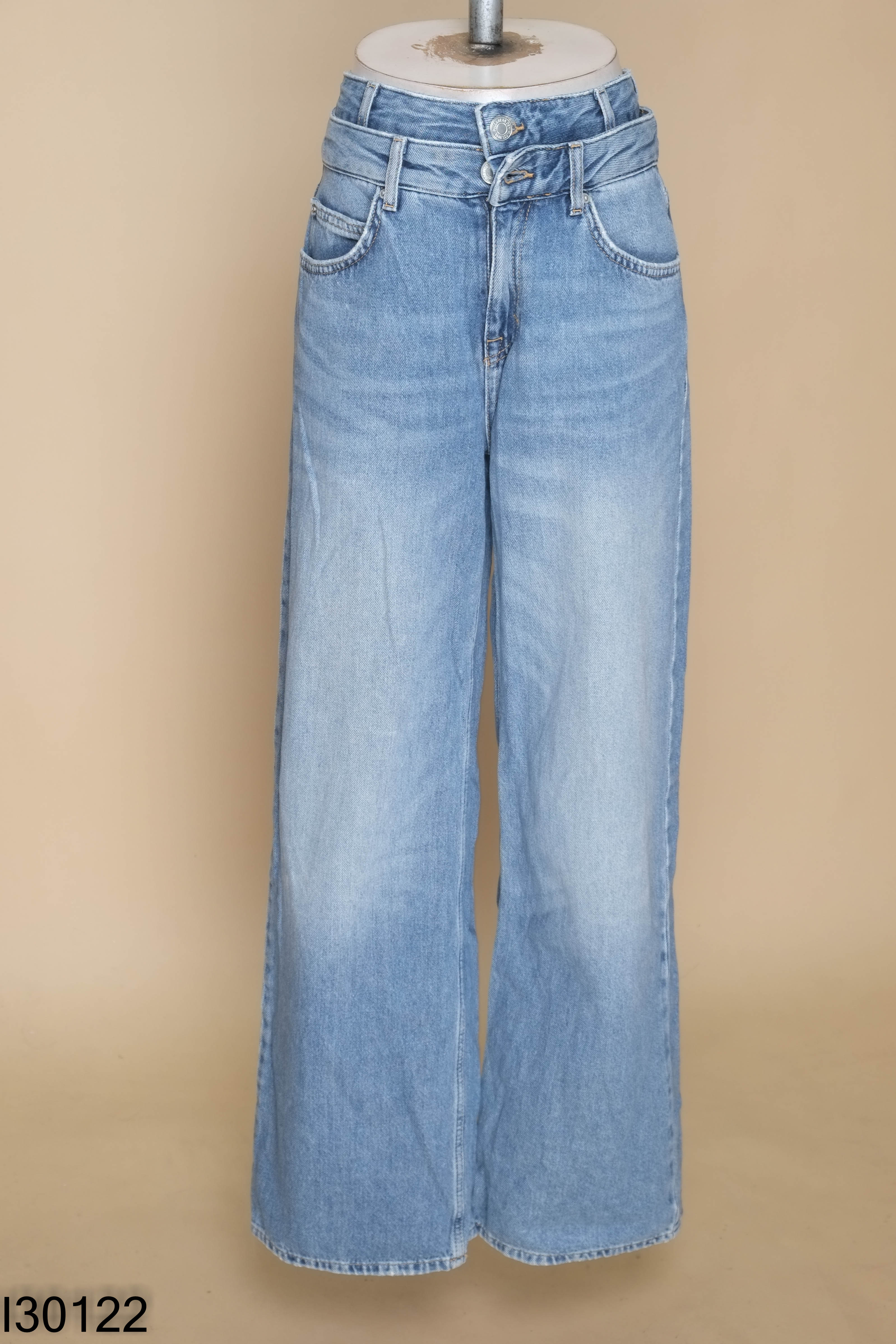 Quần jeans PULL BEAR xanh 2 cúc