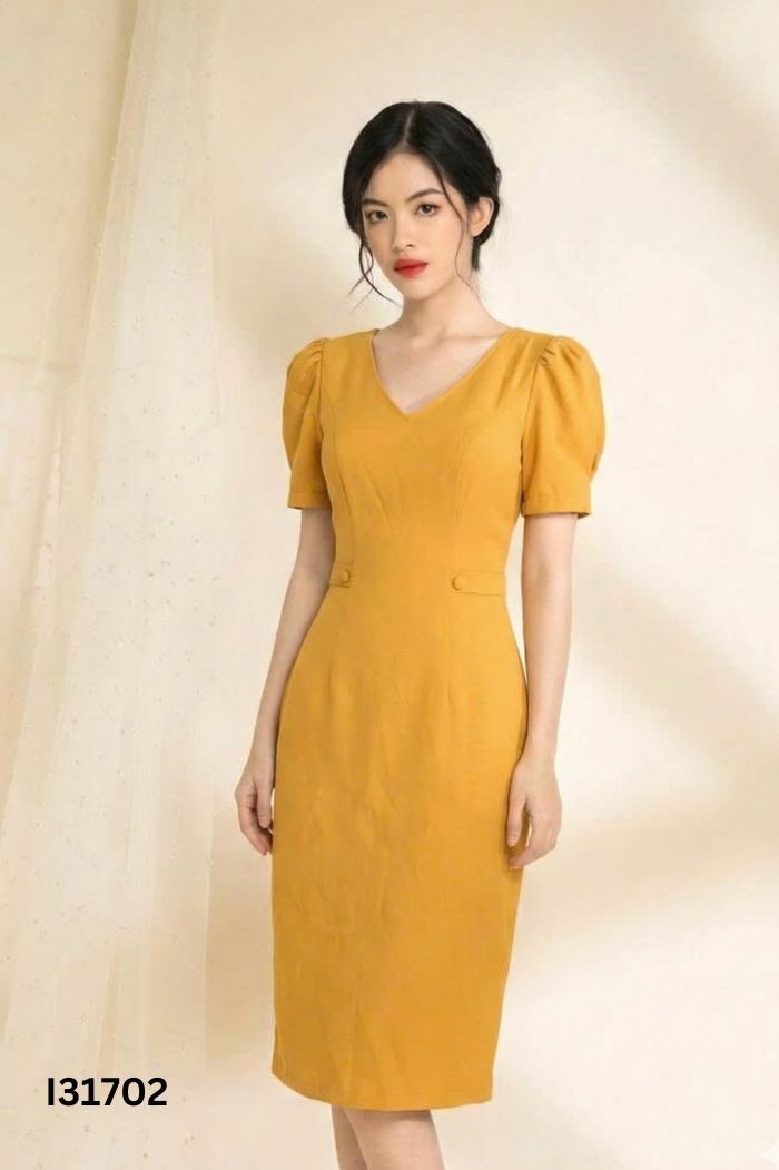 Váy GUMAC vàng cổ nhọn