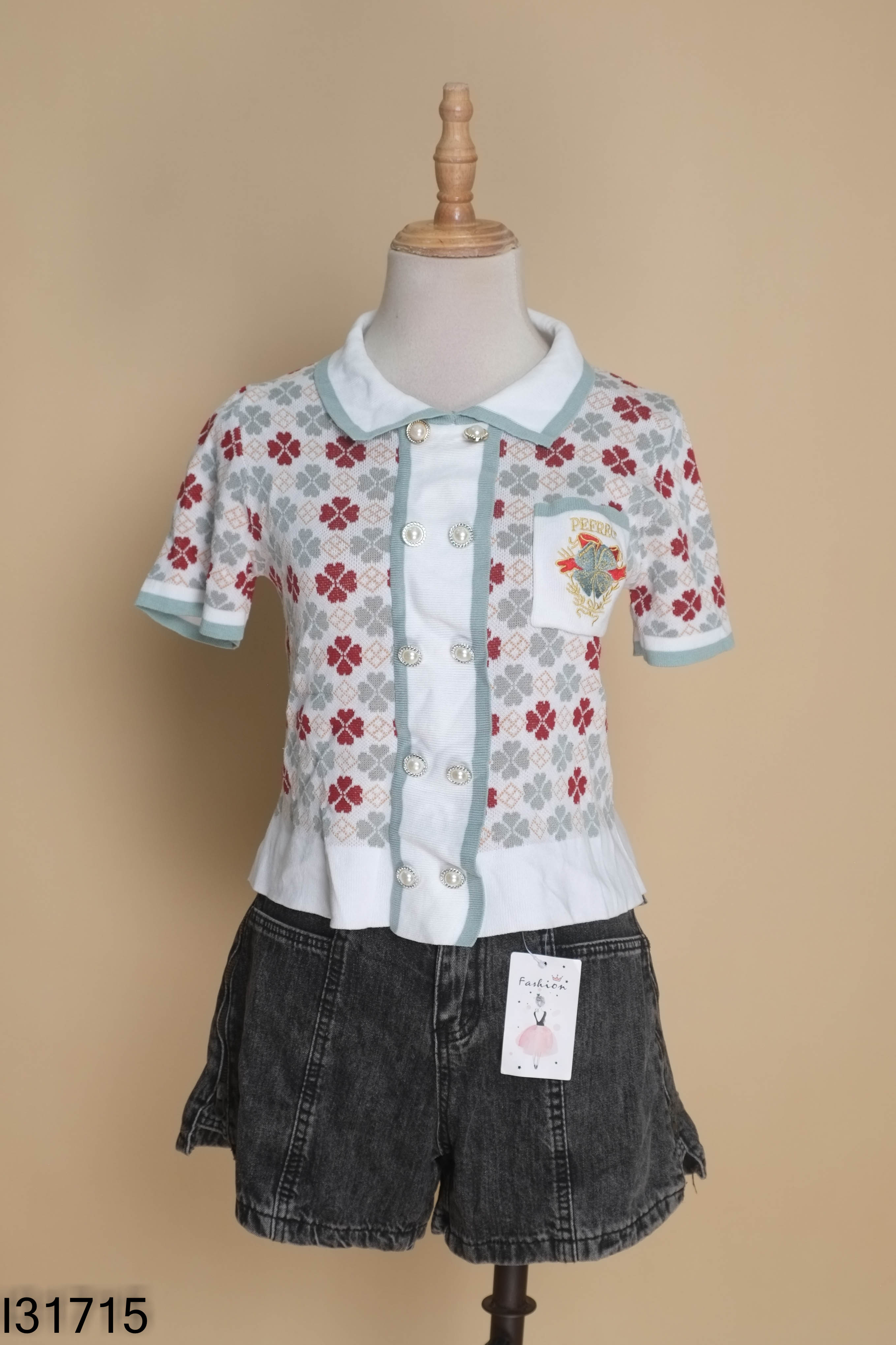 NEWTAG set áo len trắng+shorts jeans đen