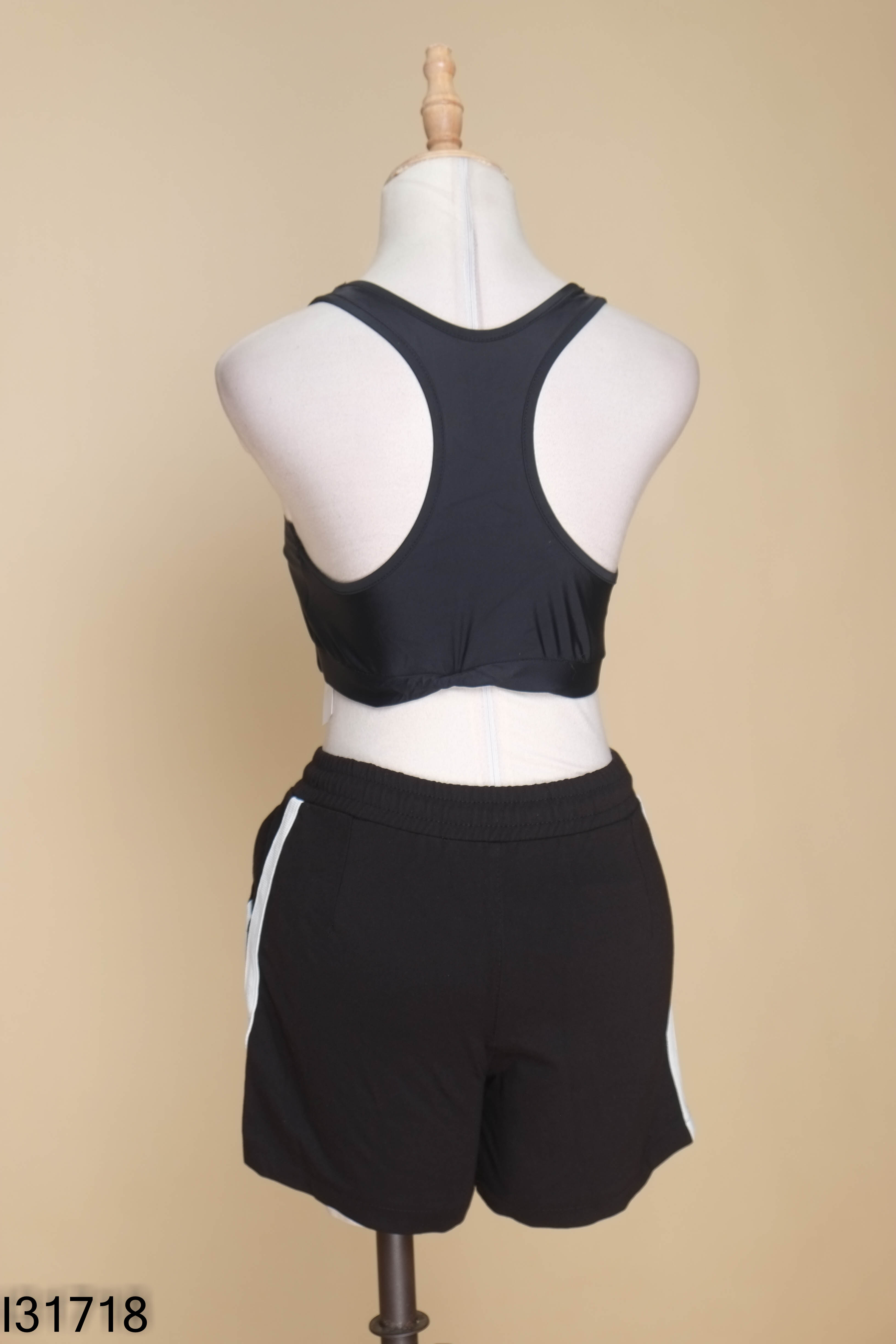 Set đen áo ba lỗ+quần shorts
