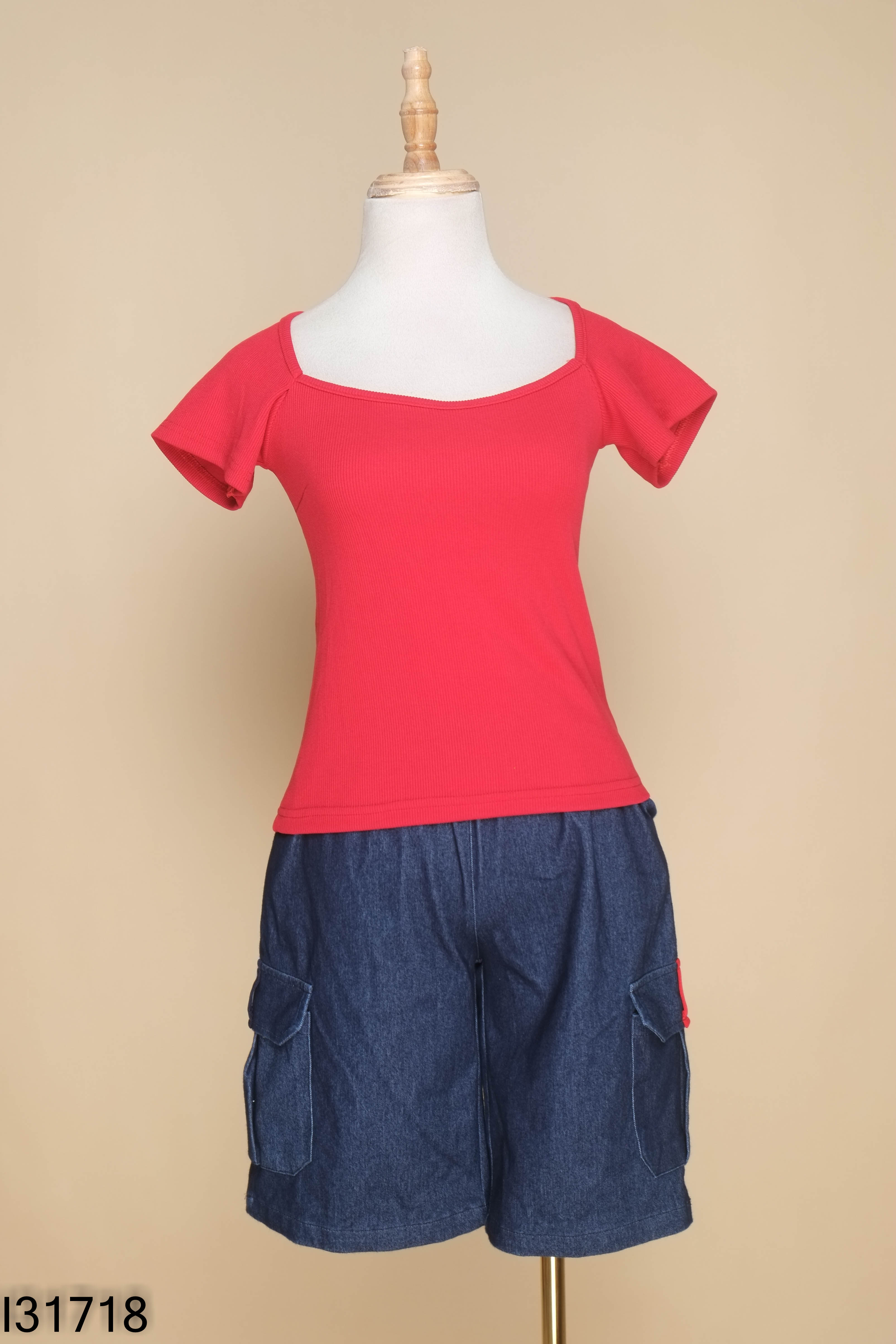 Set áo đỏ+jeans xanh