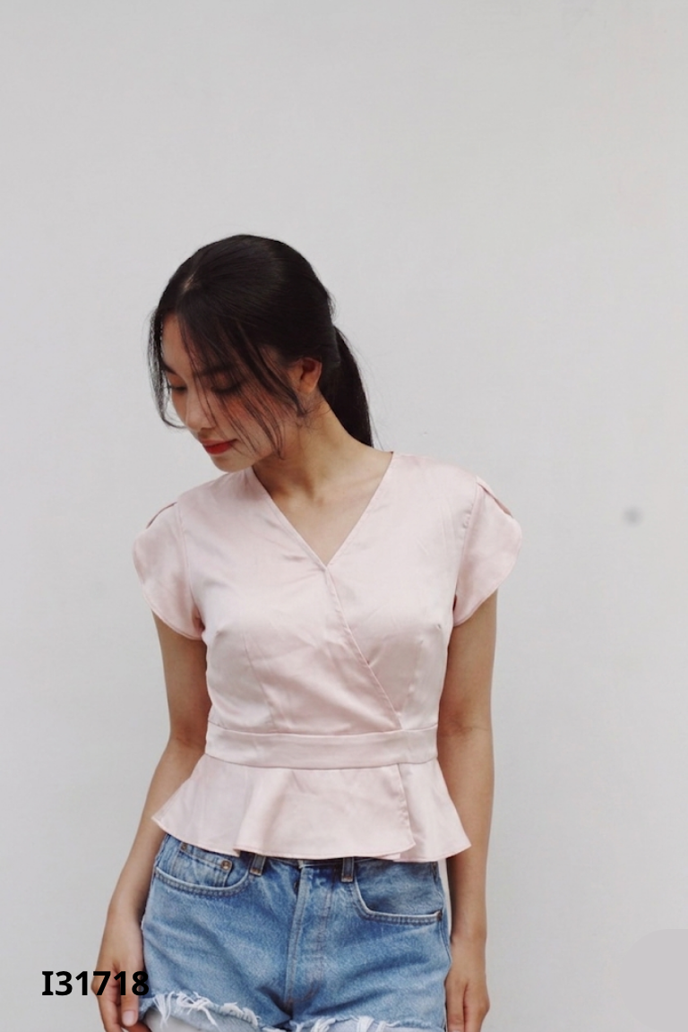 Áo lụa hồng cổ tim CHICBAE 21