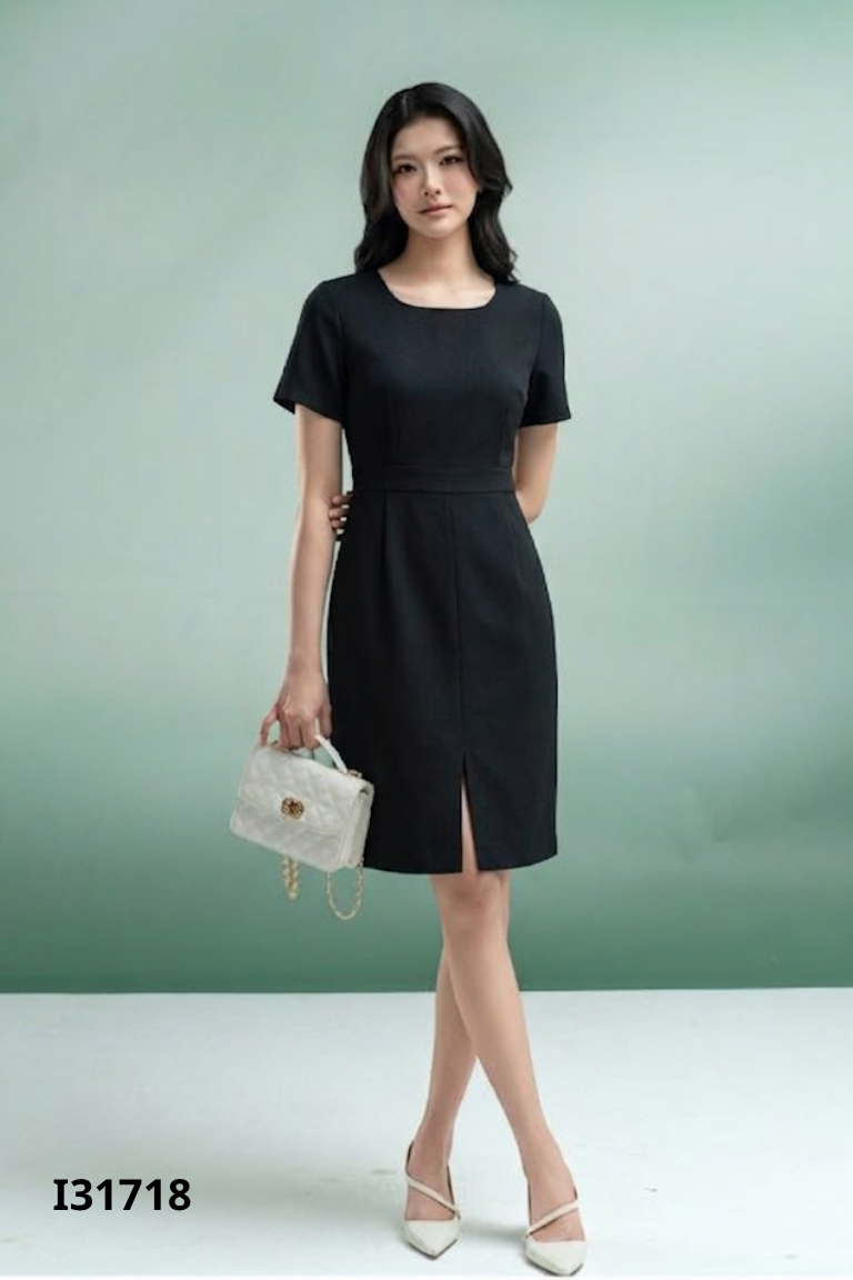 Váy đen cổ tròn STYLIST