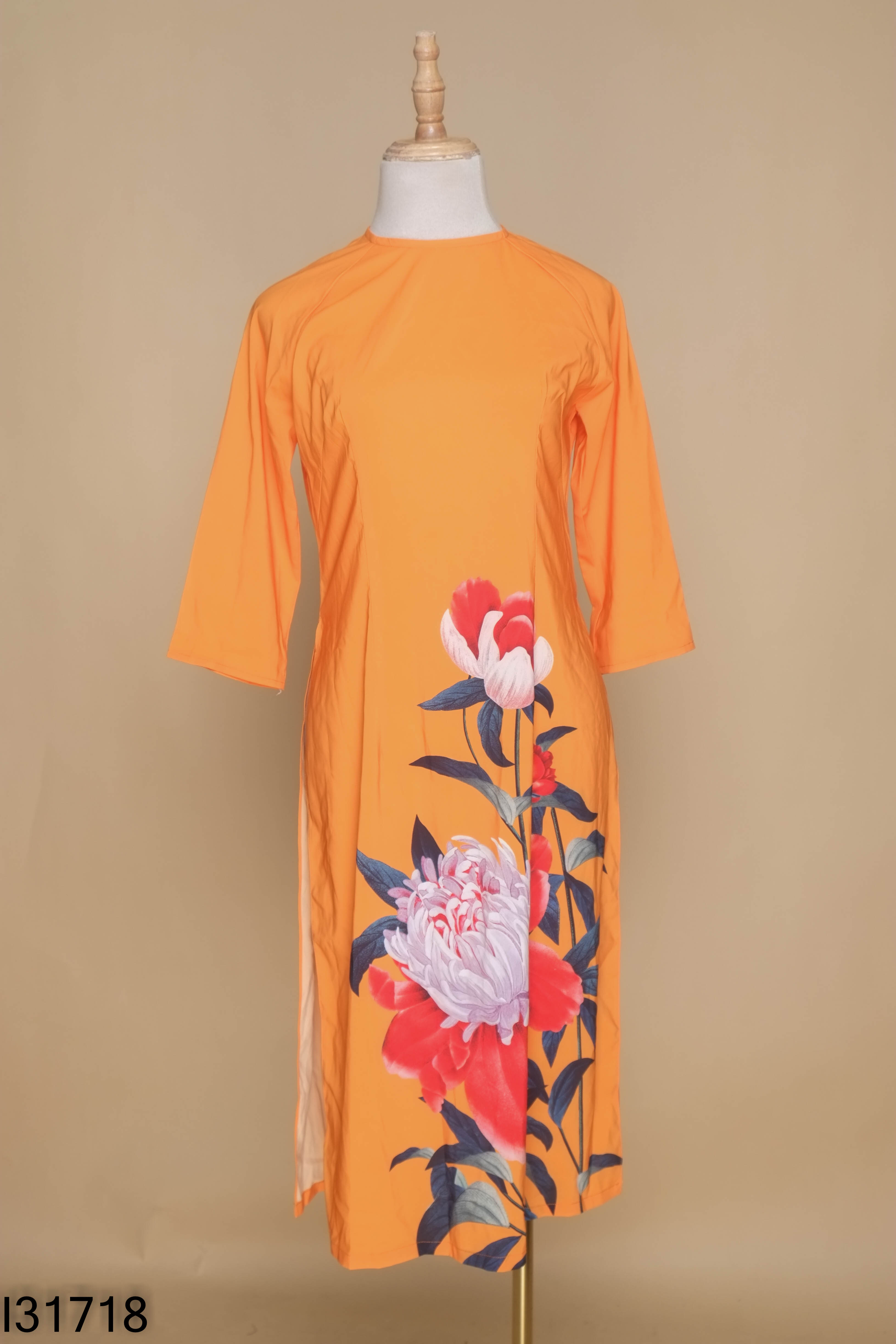 Áo dài cam hình hoa