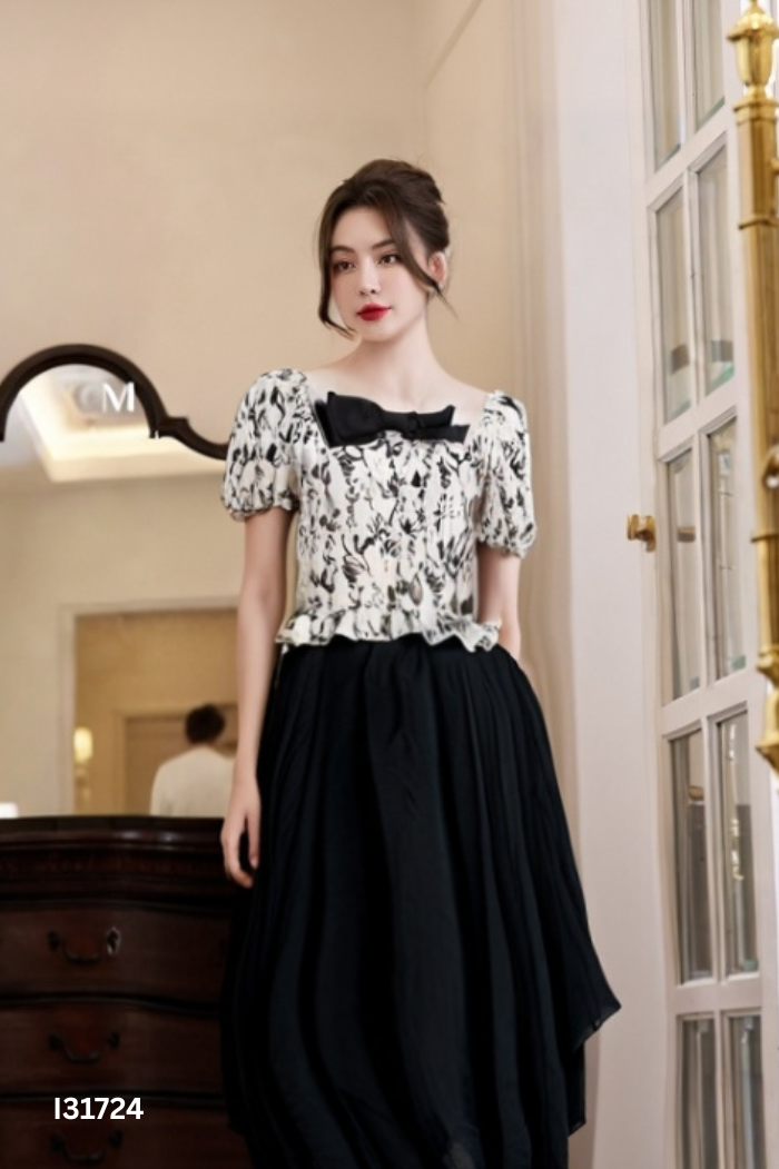 SET Áo be xám họa tiết + chân váy đen