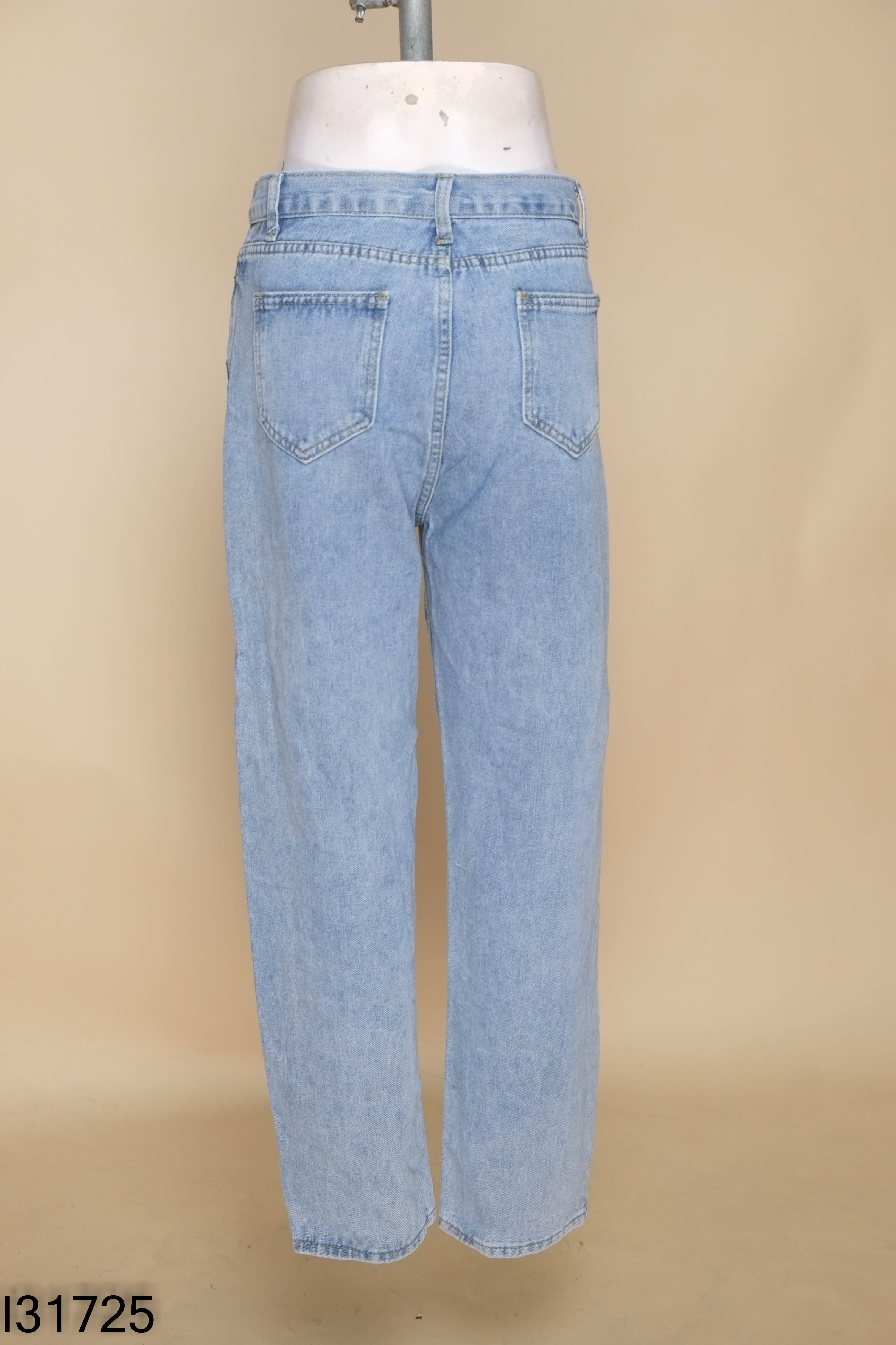 Quần jeans xanh