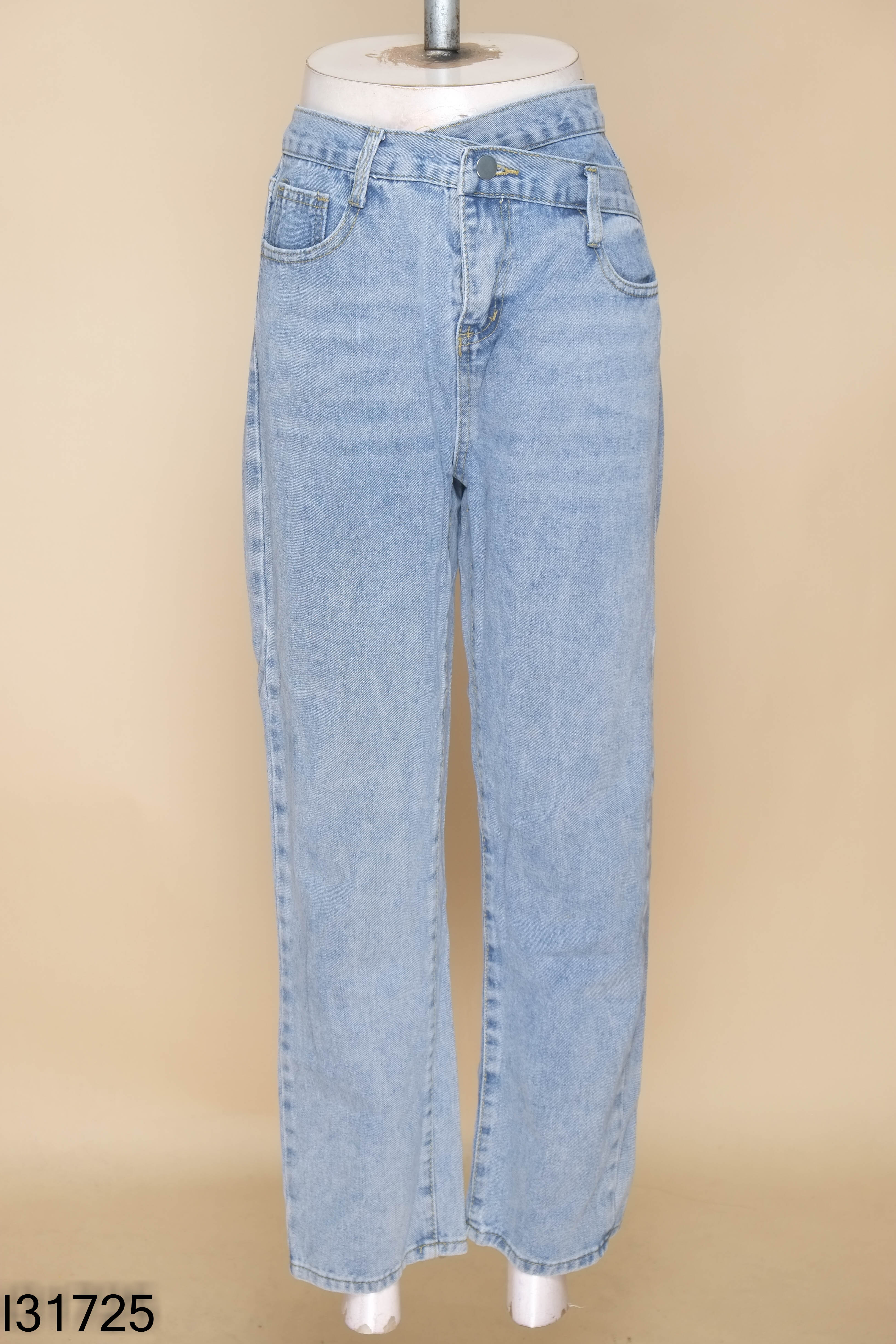 Quần jeans xanh
