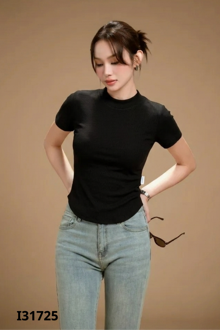 Áo thun đen ngắn tay