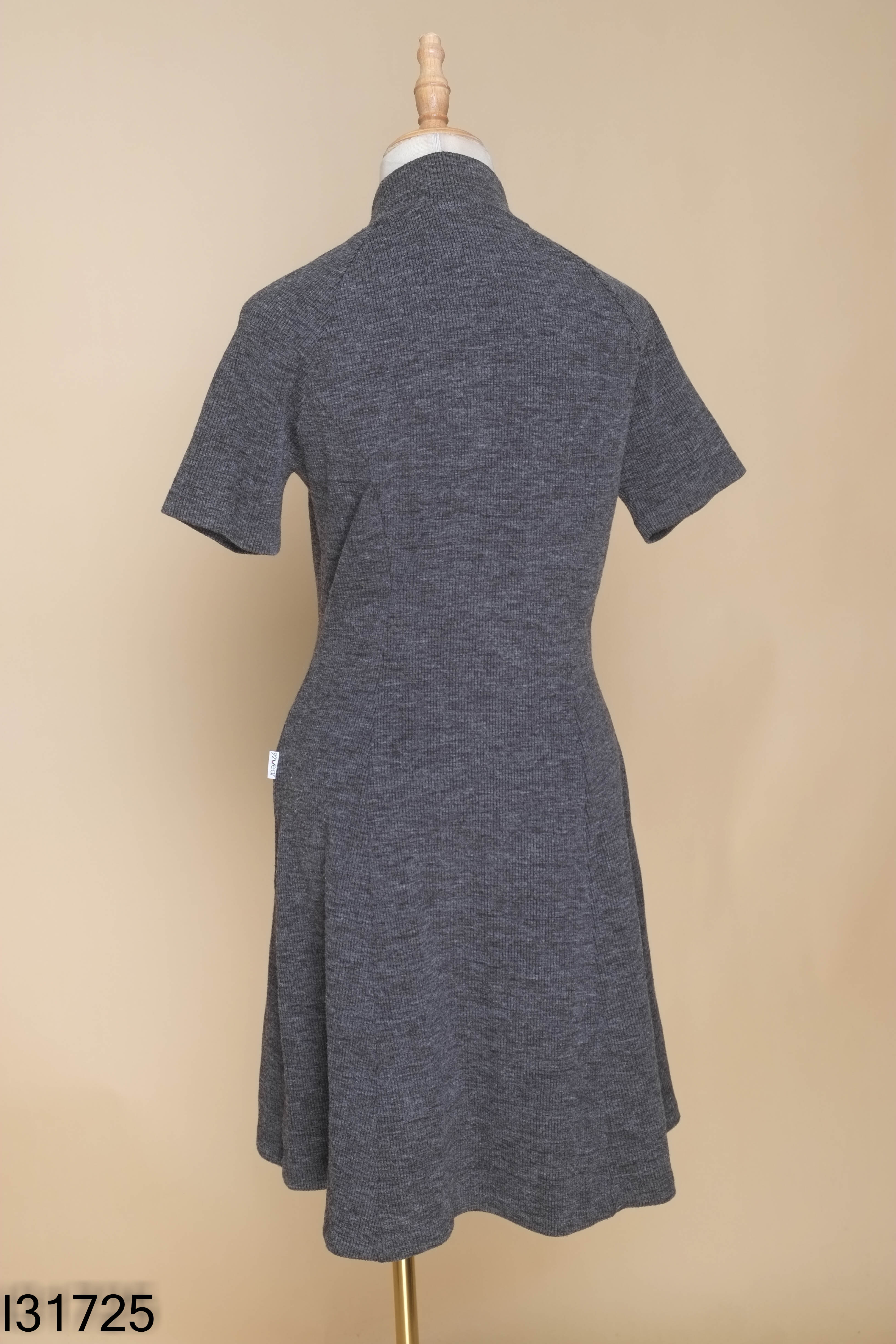 Váy len ghi 92WEAR