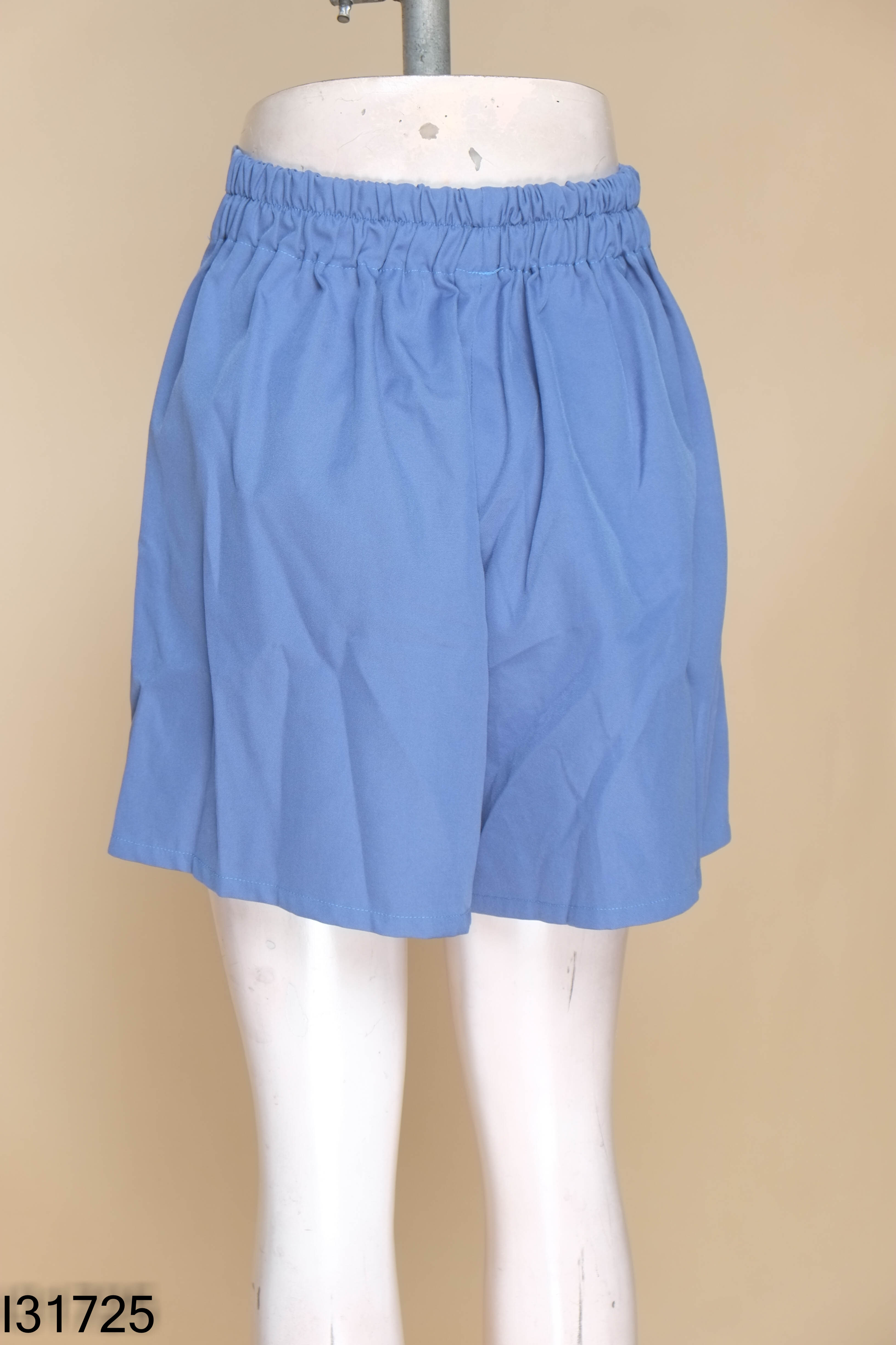 Quần shorts xanh