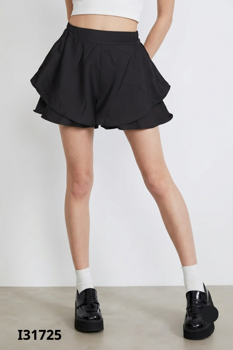 Quần shorts đen ống 2 tầng