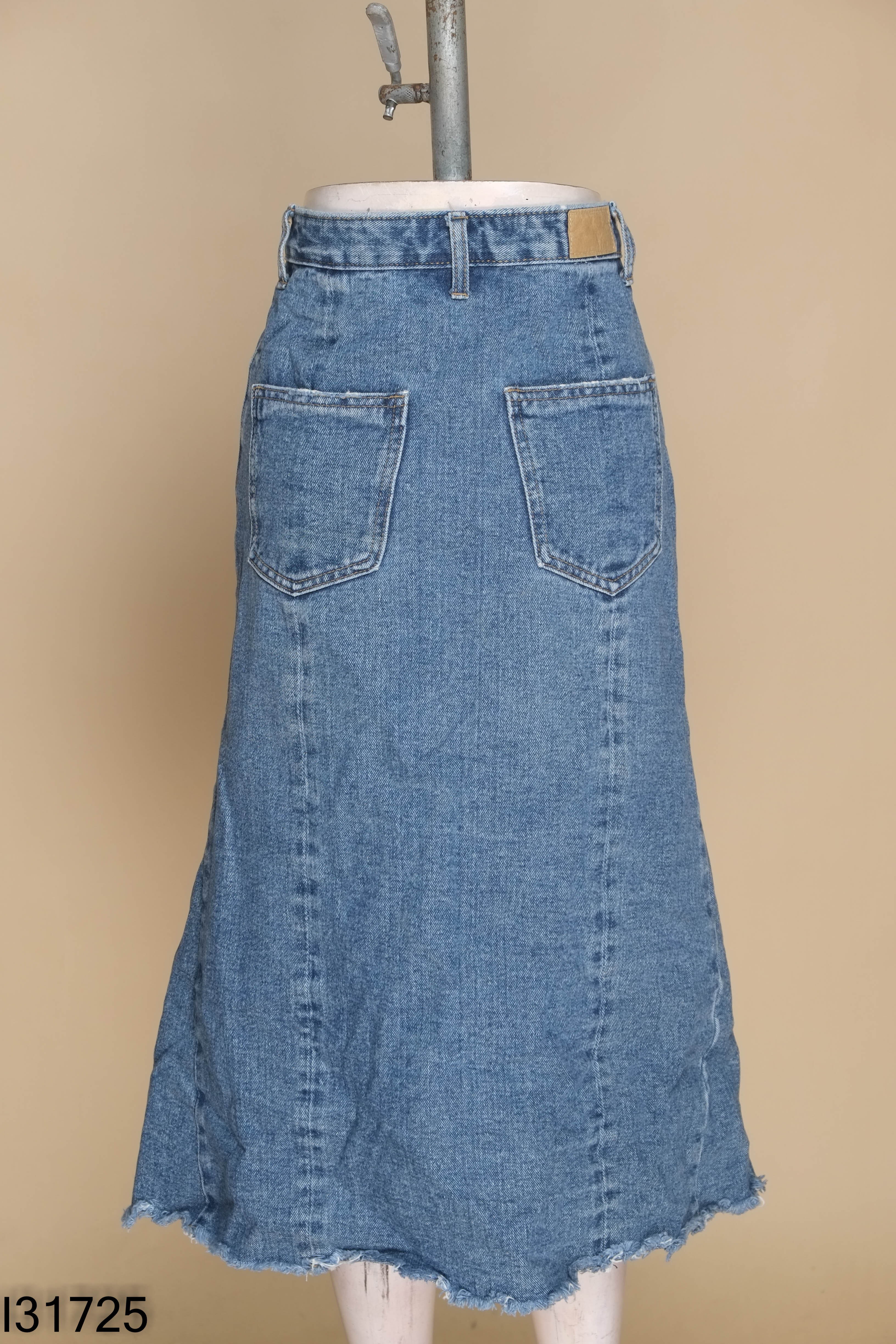 Chân váy jeans JUSTZZU xanh xẻ