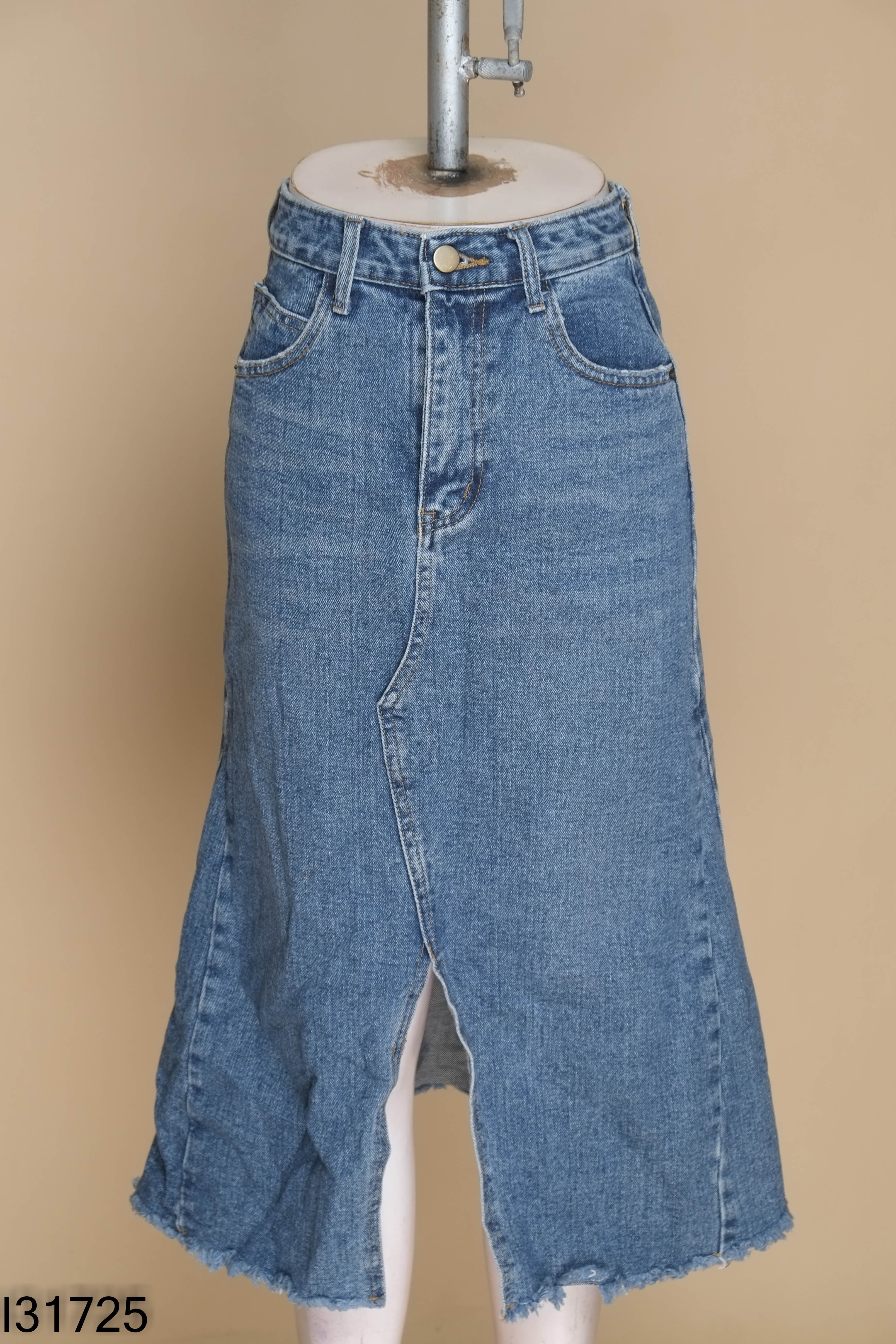 Chân váy jeans JUSTZZU xanh xẻ