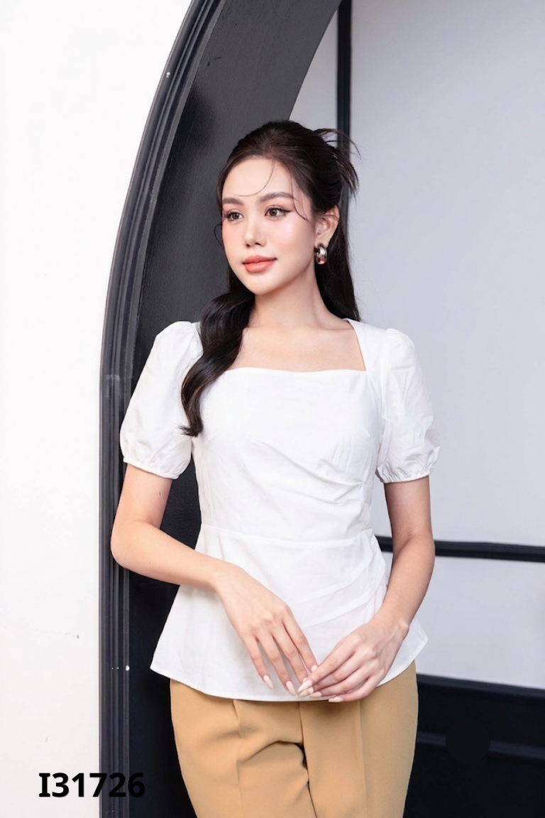 Áo trắng POTATO cổ vuông