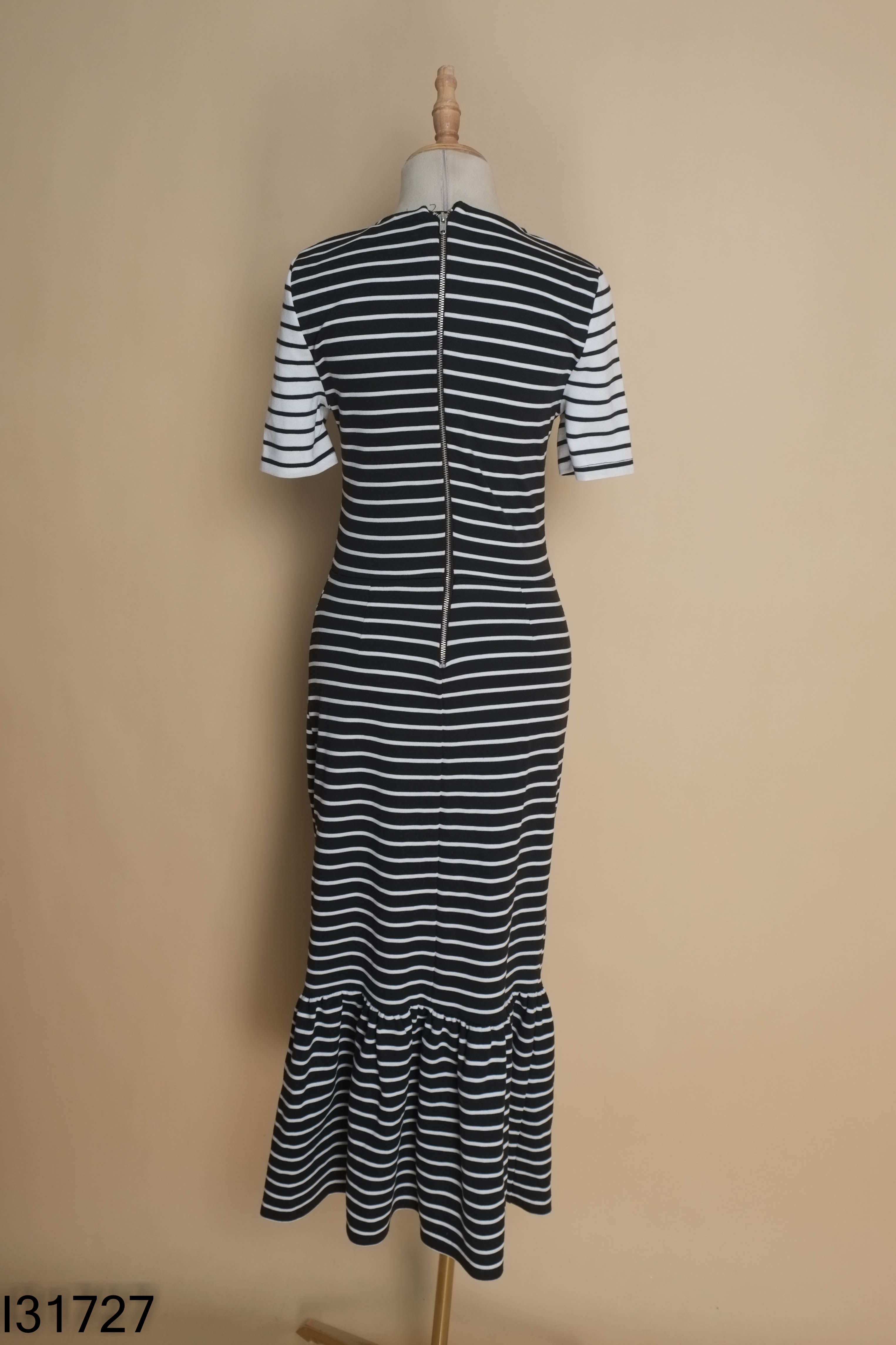 NEWTAG ASOS váy dài đen kẻ