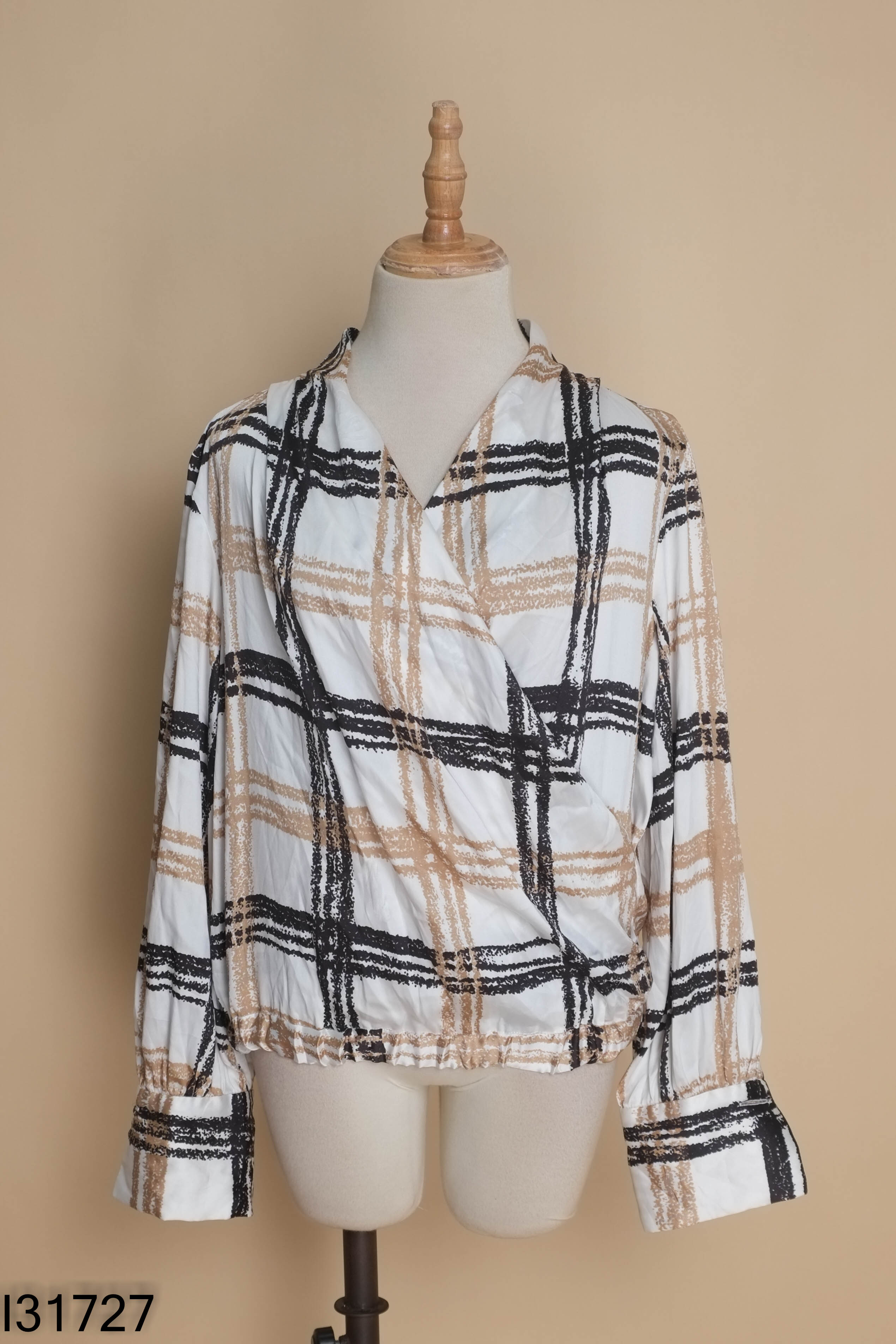 Áo trắng lụa ZARA họa tiết