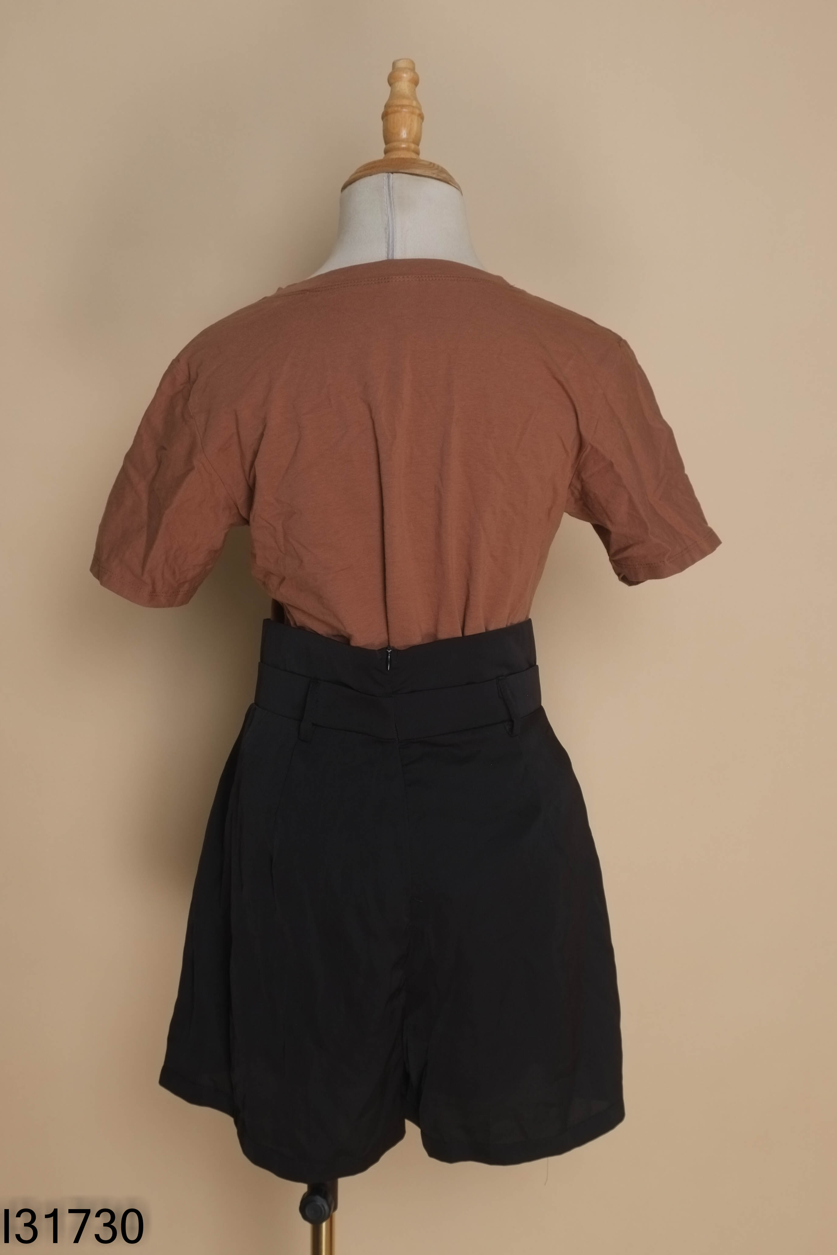 Set áo nâu+quần shorts đen