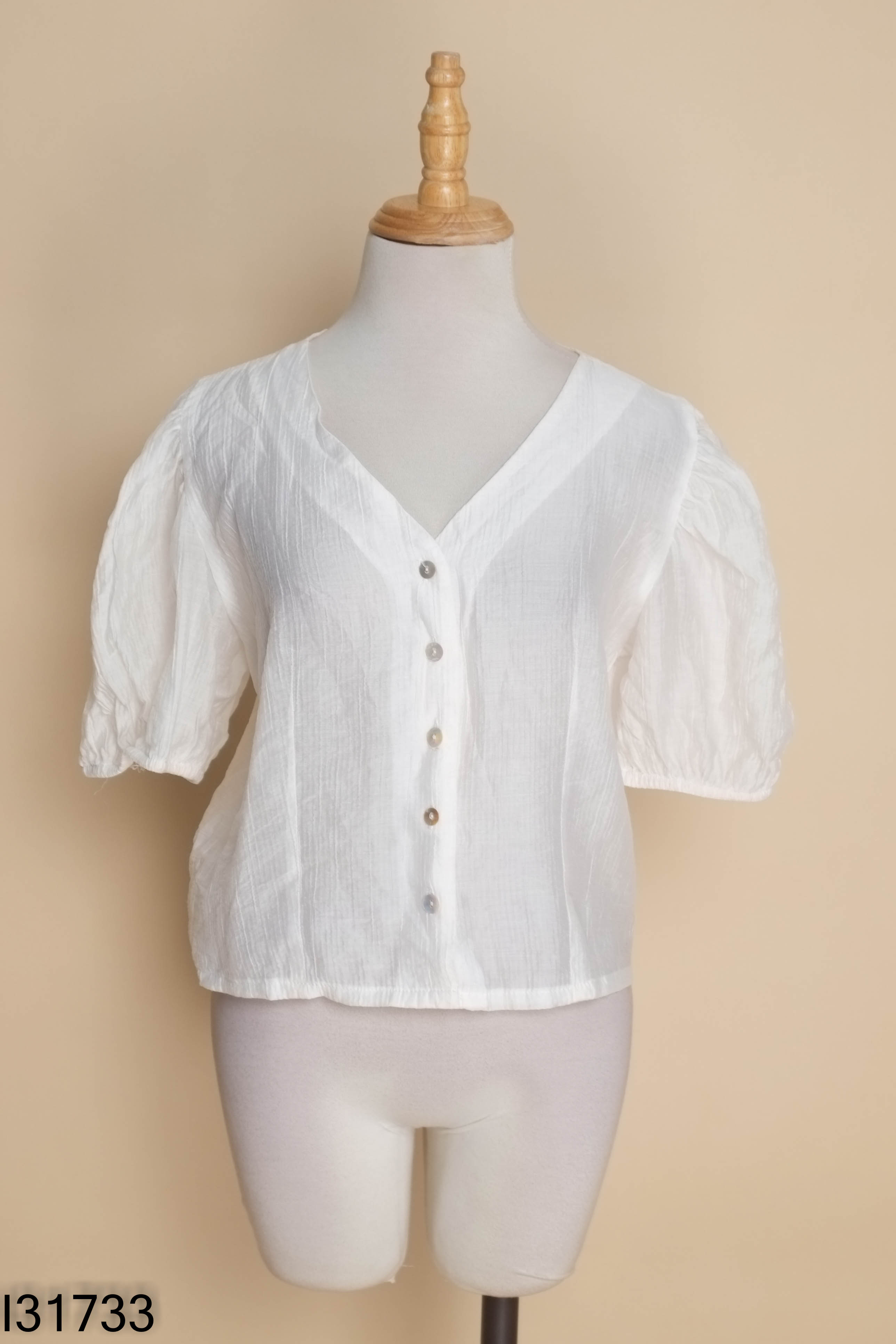 Áo voan trắng SOJIN cổ tim