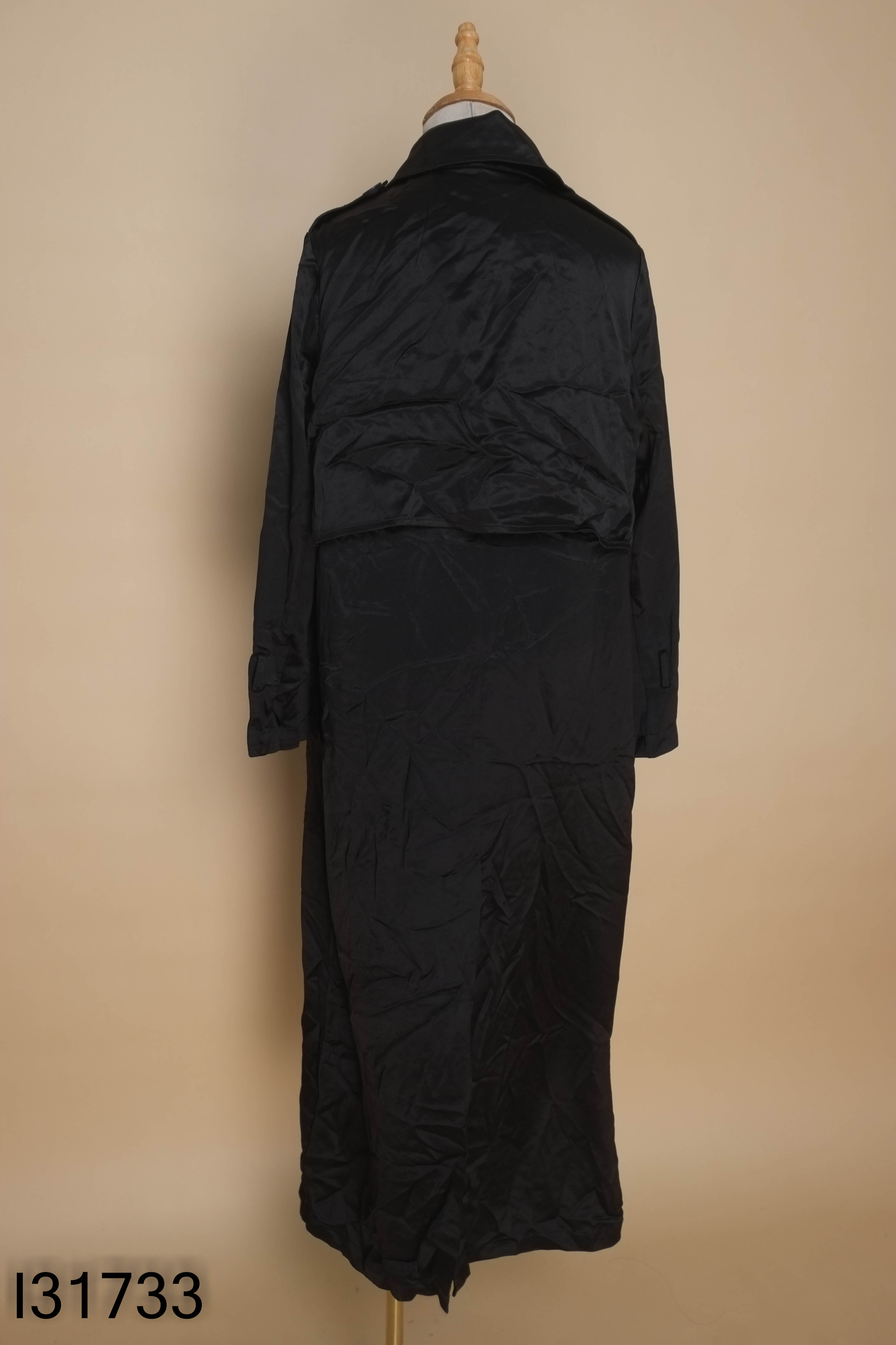 Váy lụa đen ROSEMOO cổ vest