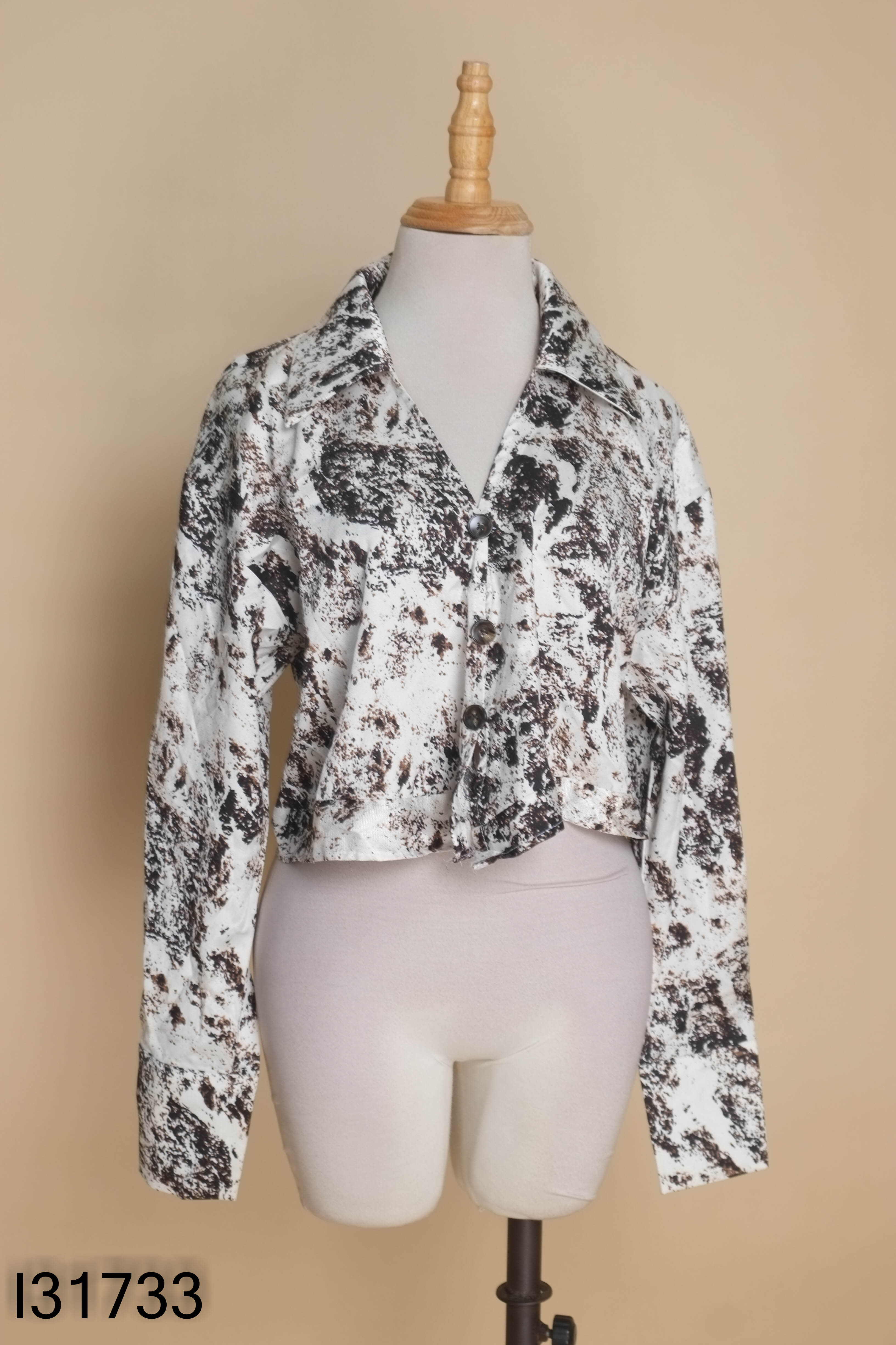 Áo trắng họa tiết HOODRESS