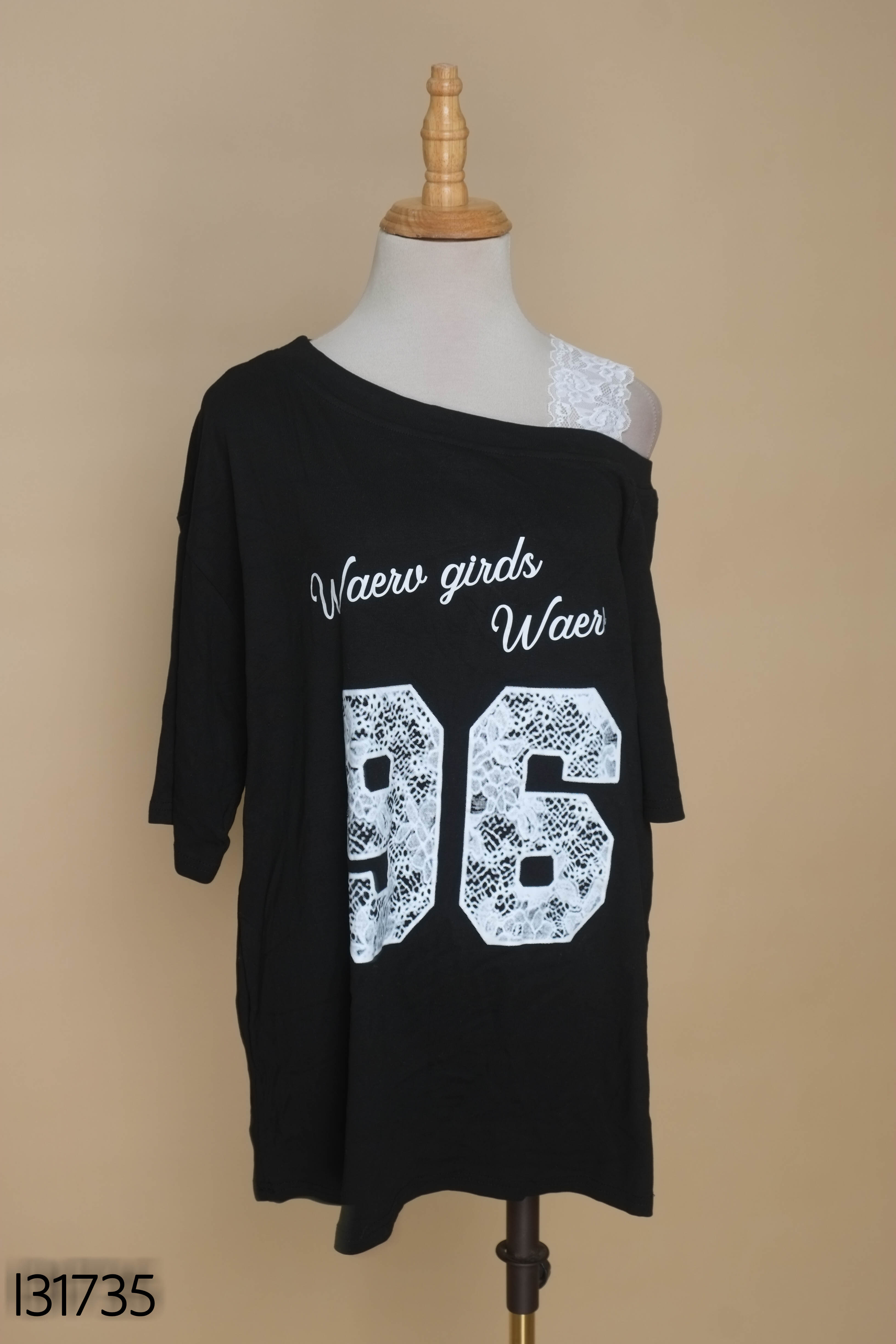 Áo đen in số lệch vai