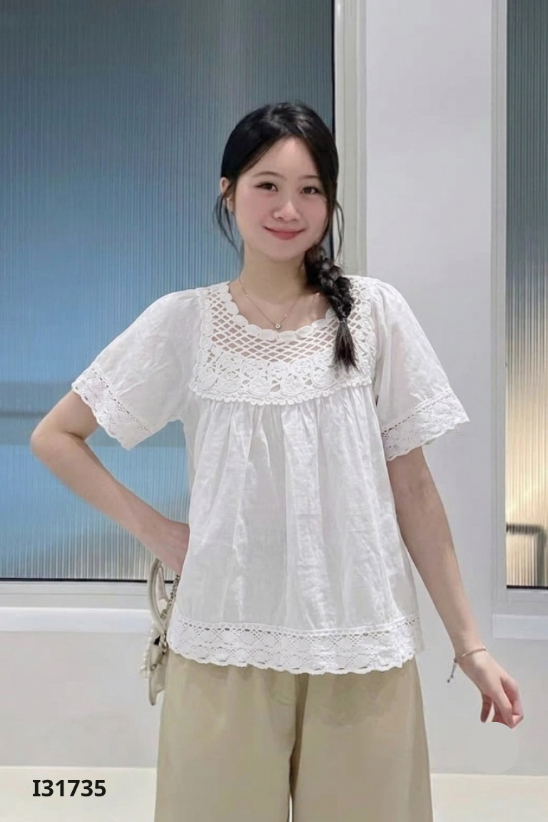 Áo trắng cổ viền ren