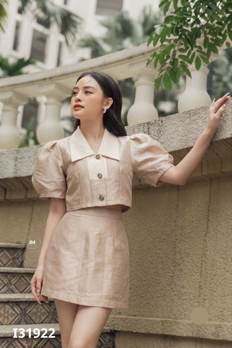 NEWTAG Set áo croptop + chân váy nâu