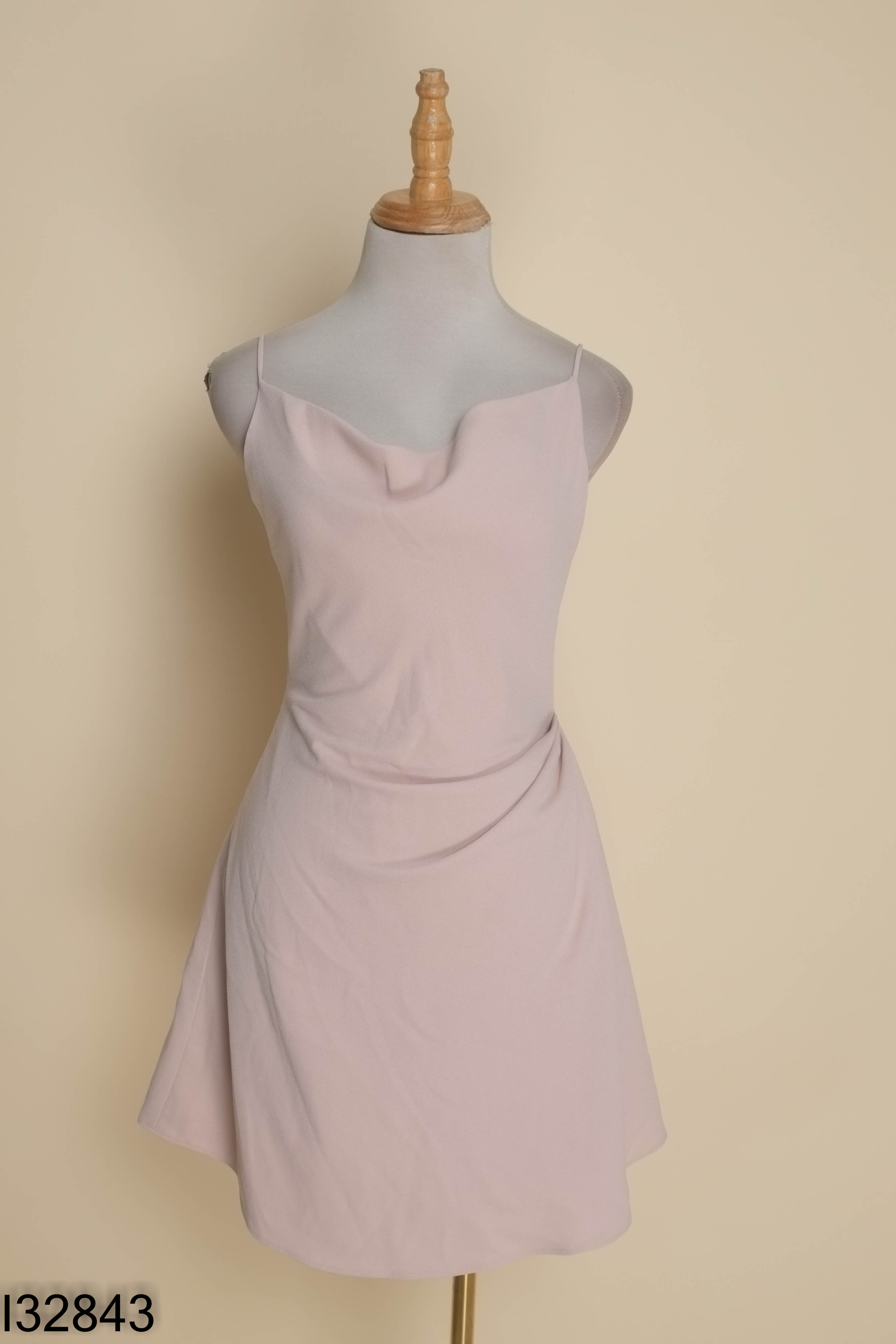 Váy D.CHIC hồng 2 dây