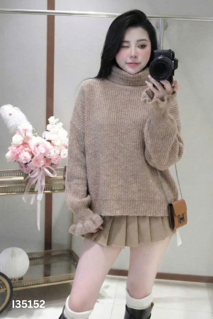 Áo len nâu cổ cao