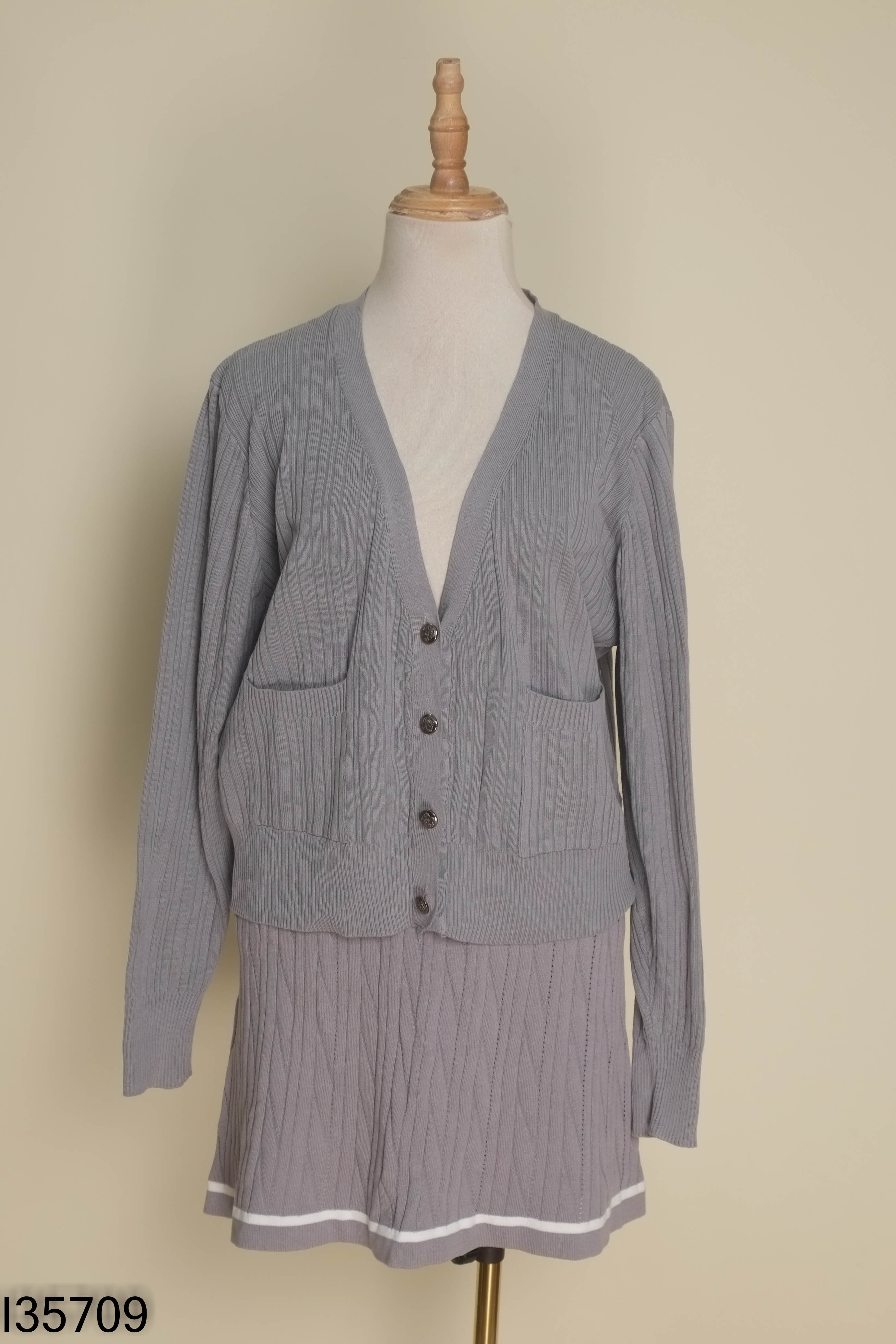 SET áo cardigans xám+ chân váy