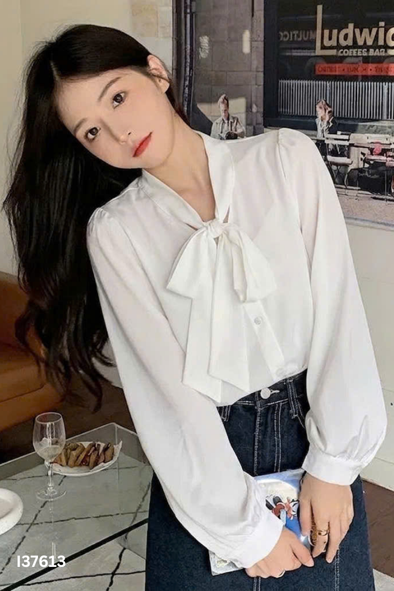 Áo sơ mi trắng buộc cổ