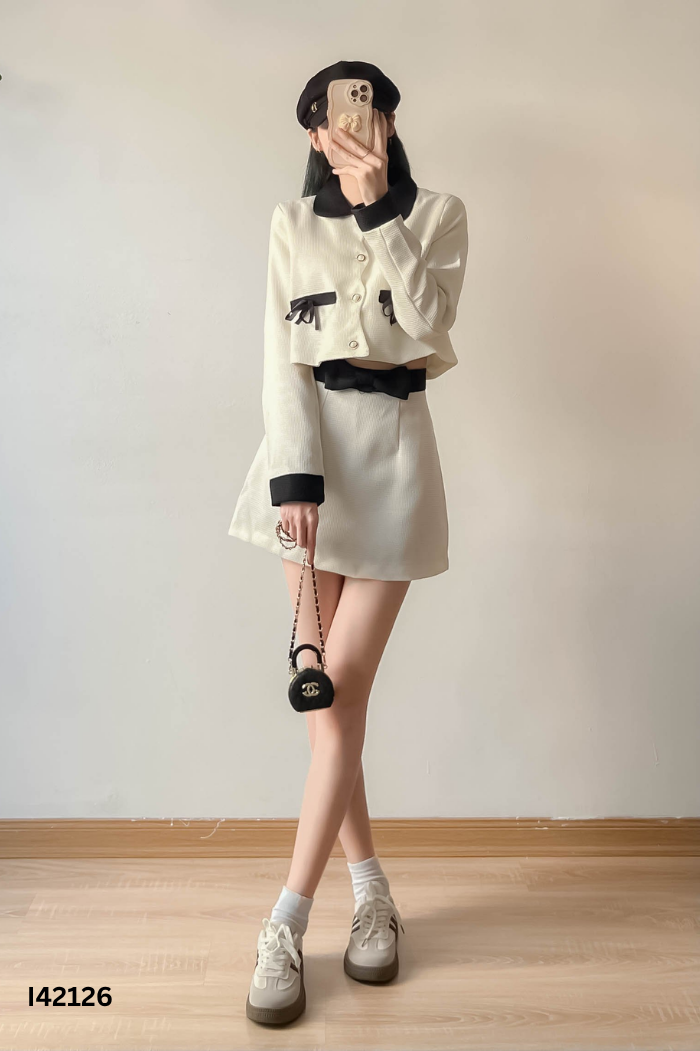 NEWTAG SET Áo be cổ đen + chân váy
