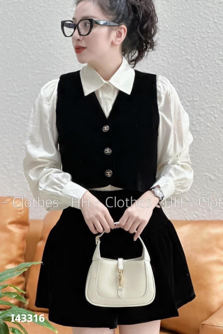 Set áo voan vàng + áo gile + quần short nhung đen