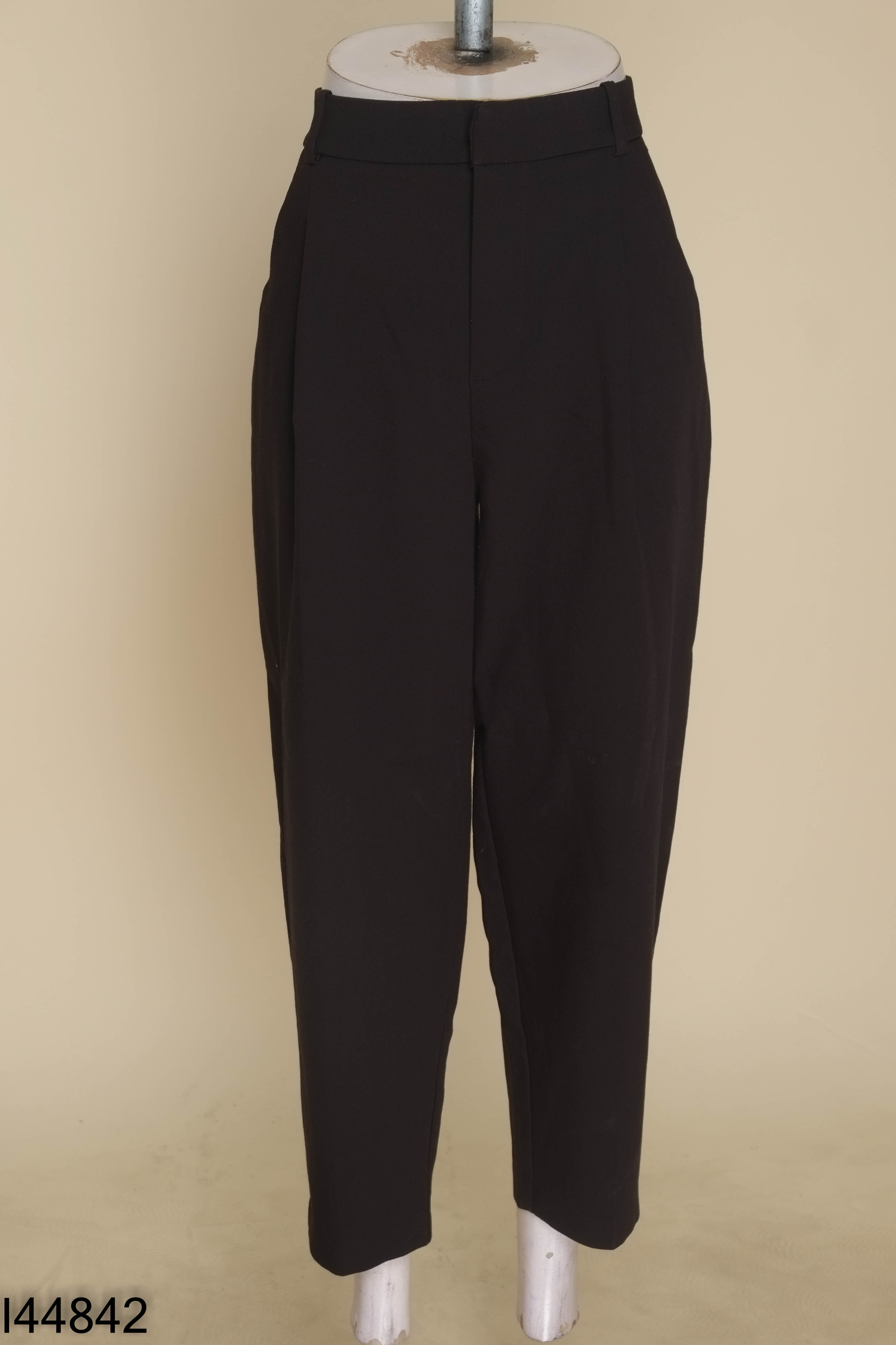 Quần ZARA đen baggy