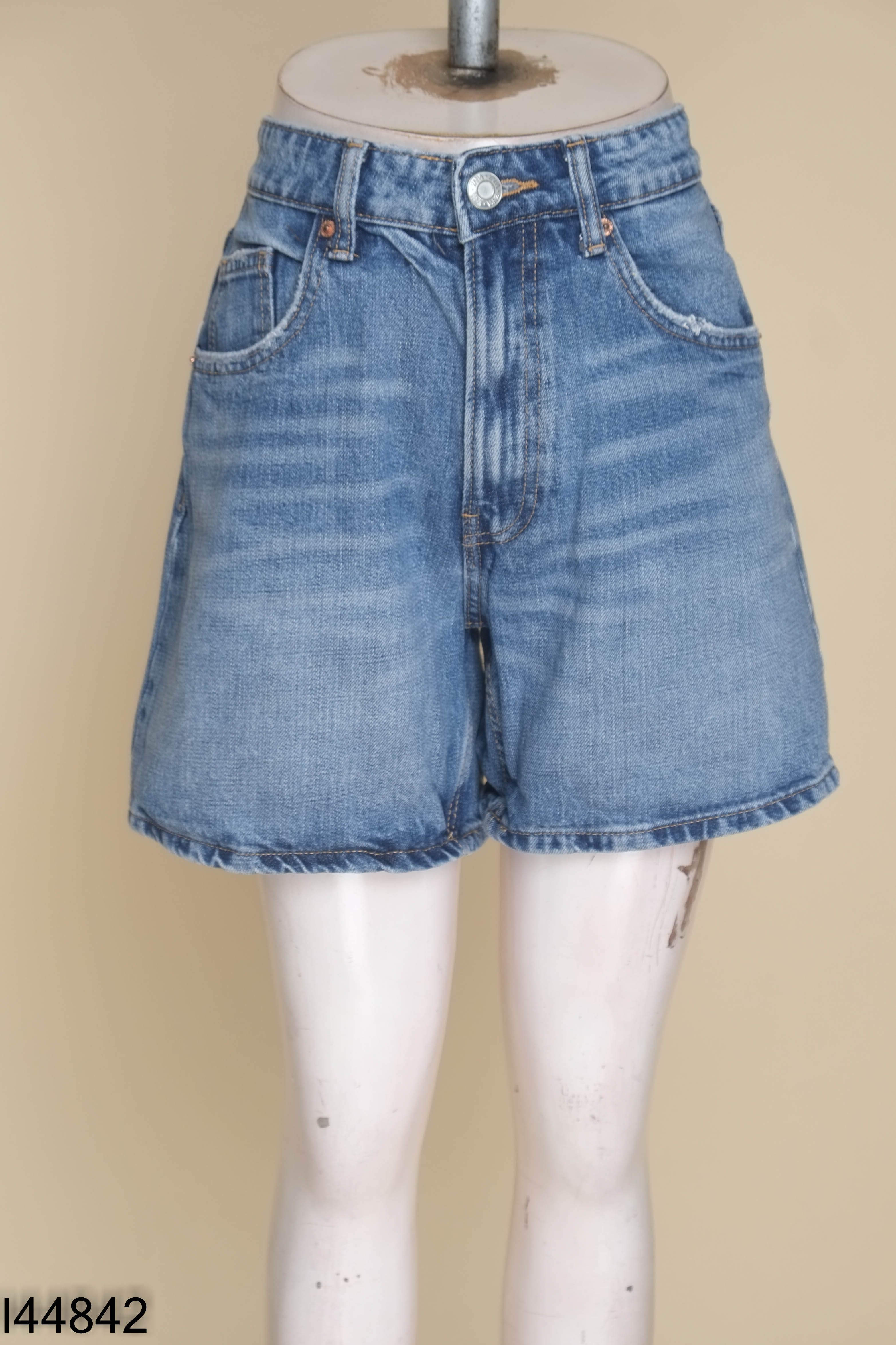 Quần shorts jeans ZARA xanh