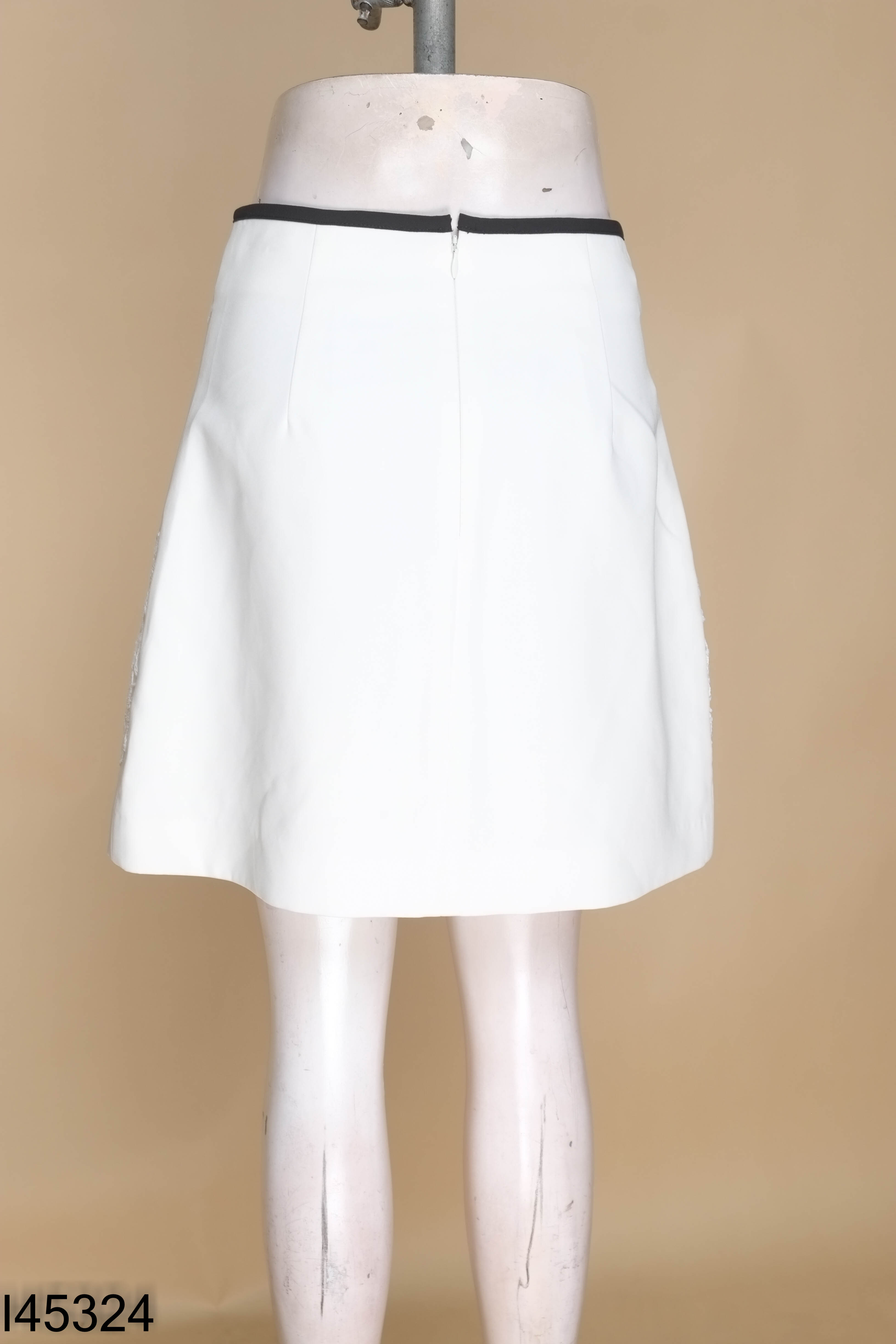 Chân váy IVY MODA thêu hoa