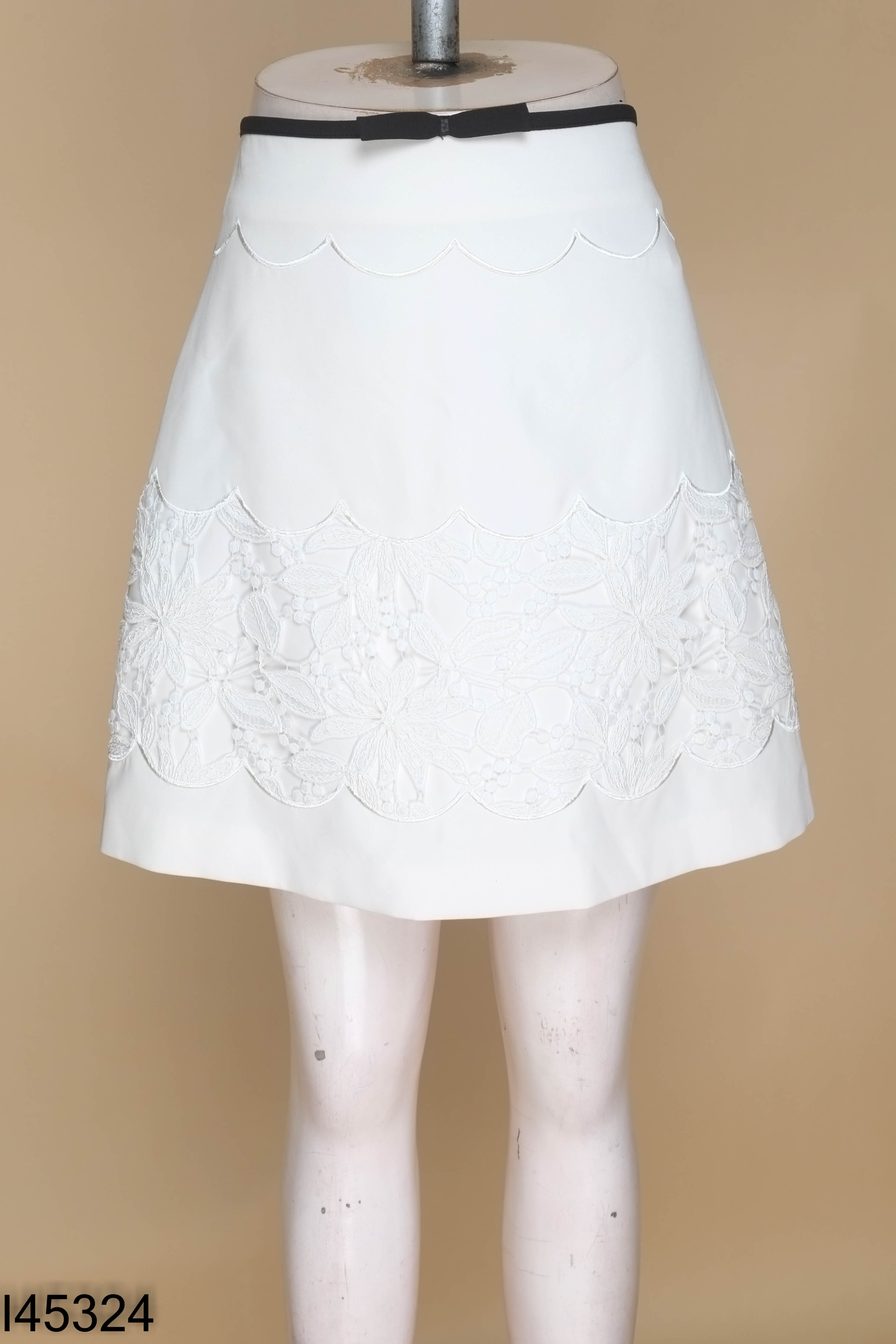 Chân váy IVY MODA thêu hoa