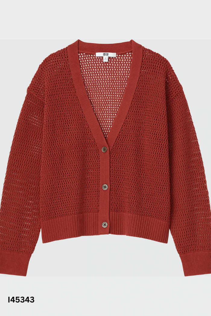 Áo len UNIQLO lỗ đỏ