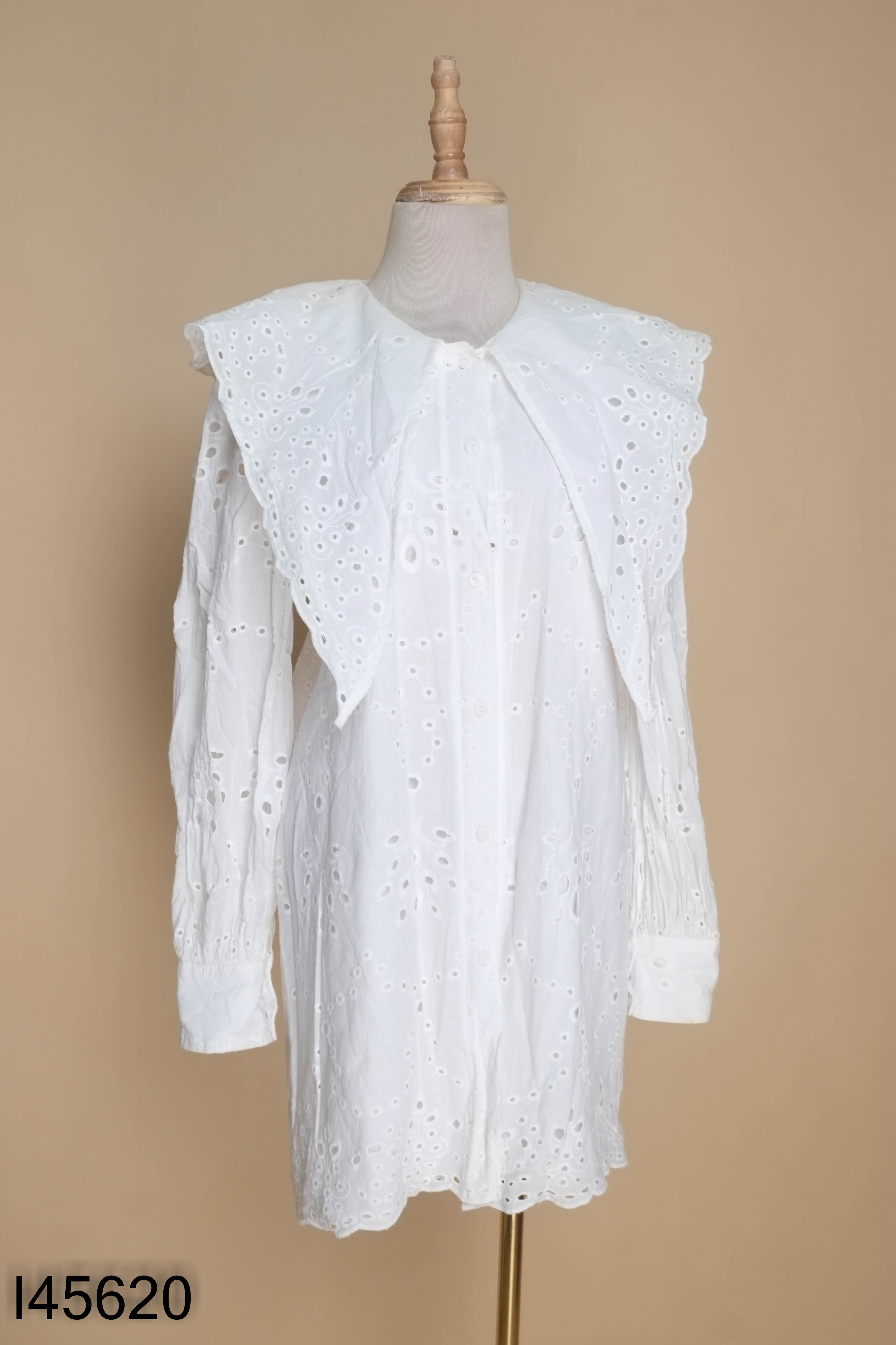 Váy ASHLEY trắng cổ vạt nhọn