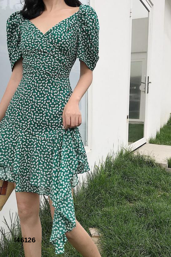 Váy xanh hoa cổ V tay phồng