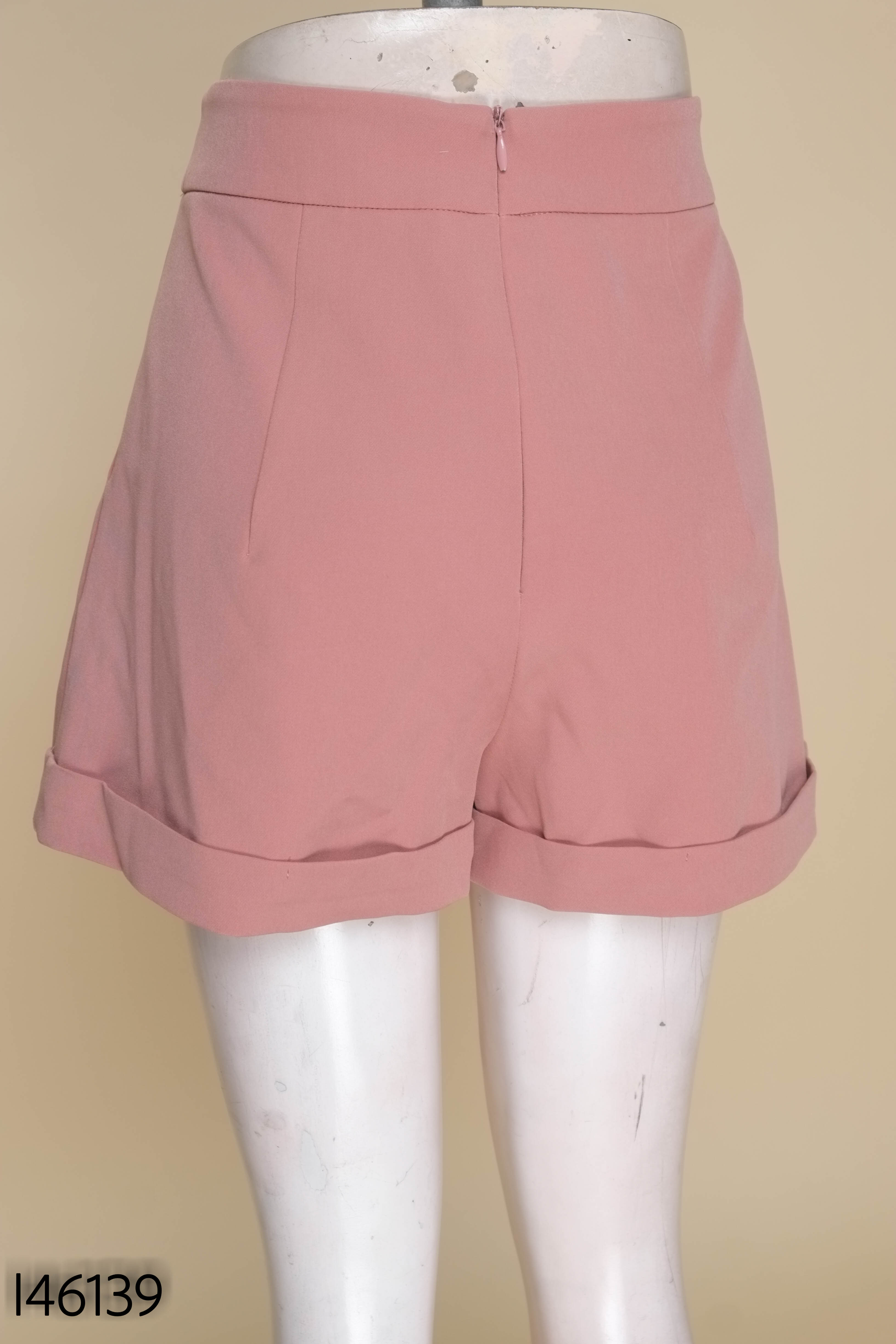 Quần shorts hồng HONG VIC
